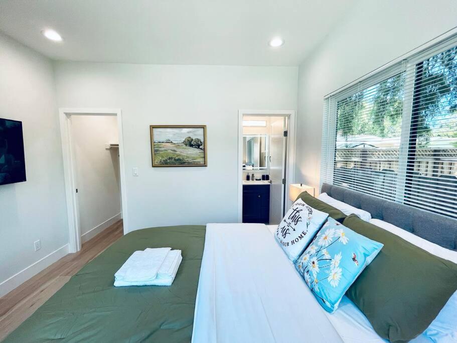 Three-Bedroom House photo 1