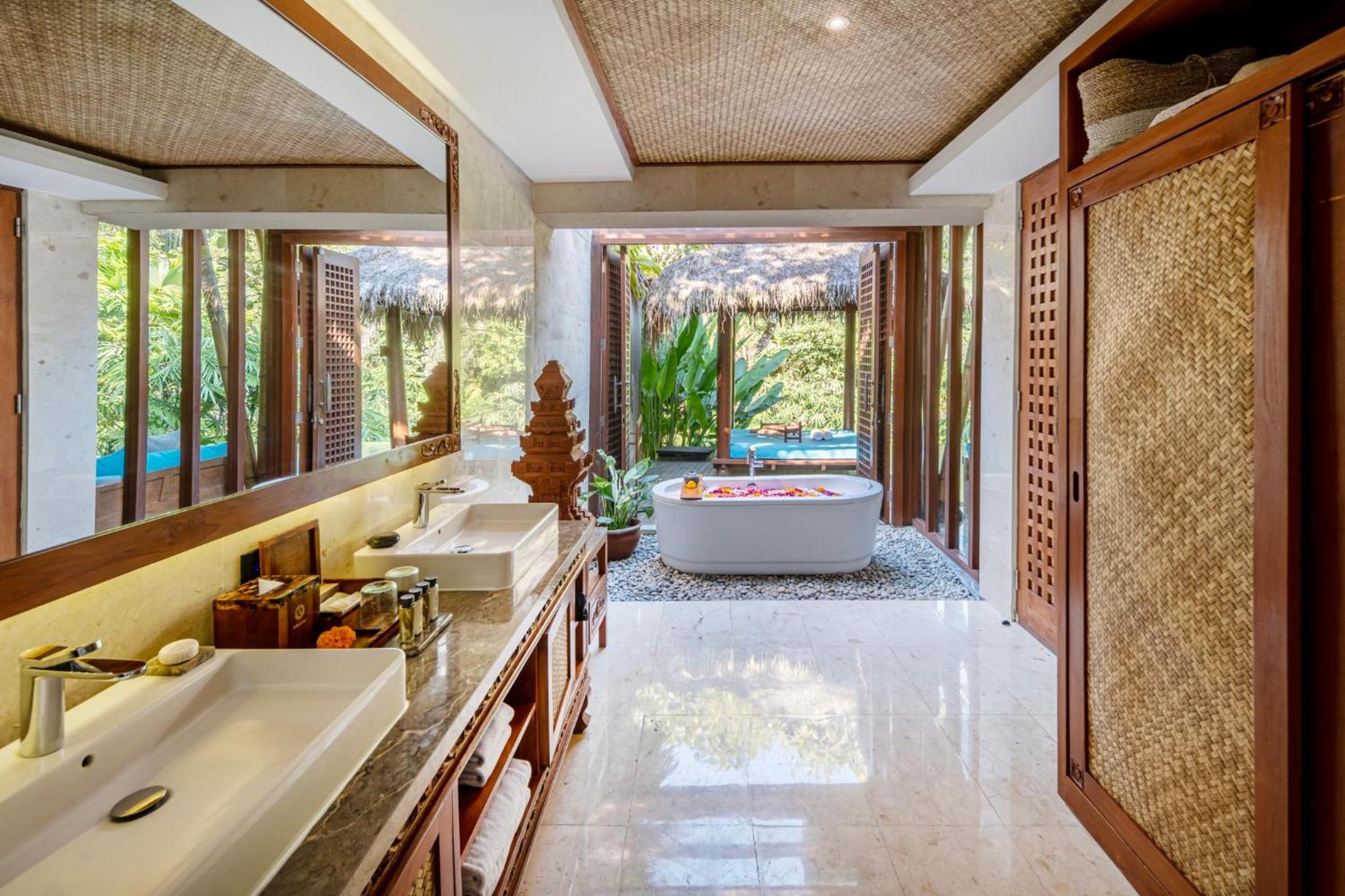 Grand One-Bedroom Villa with Private Pool - Photo 6