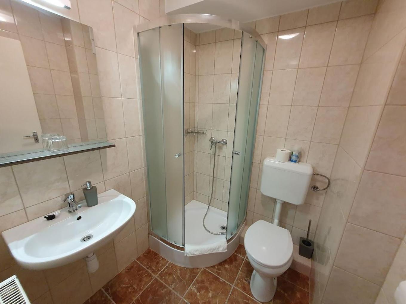Single Room photo 3