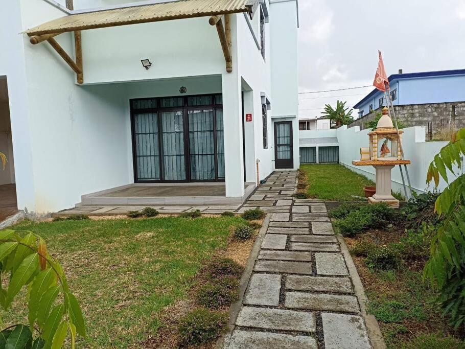 Three-Bedroom House photo 3