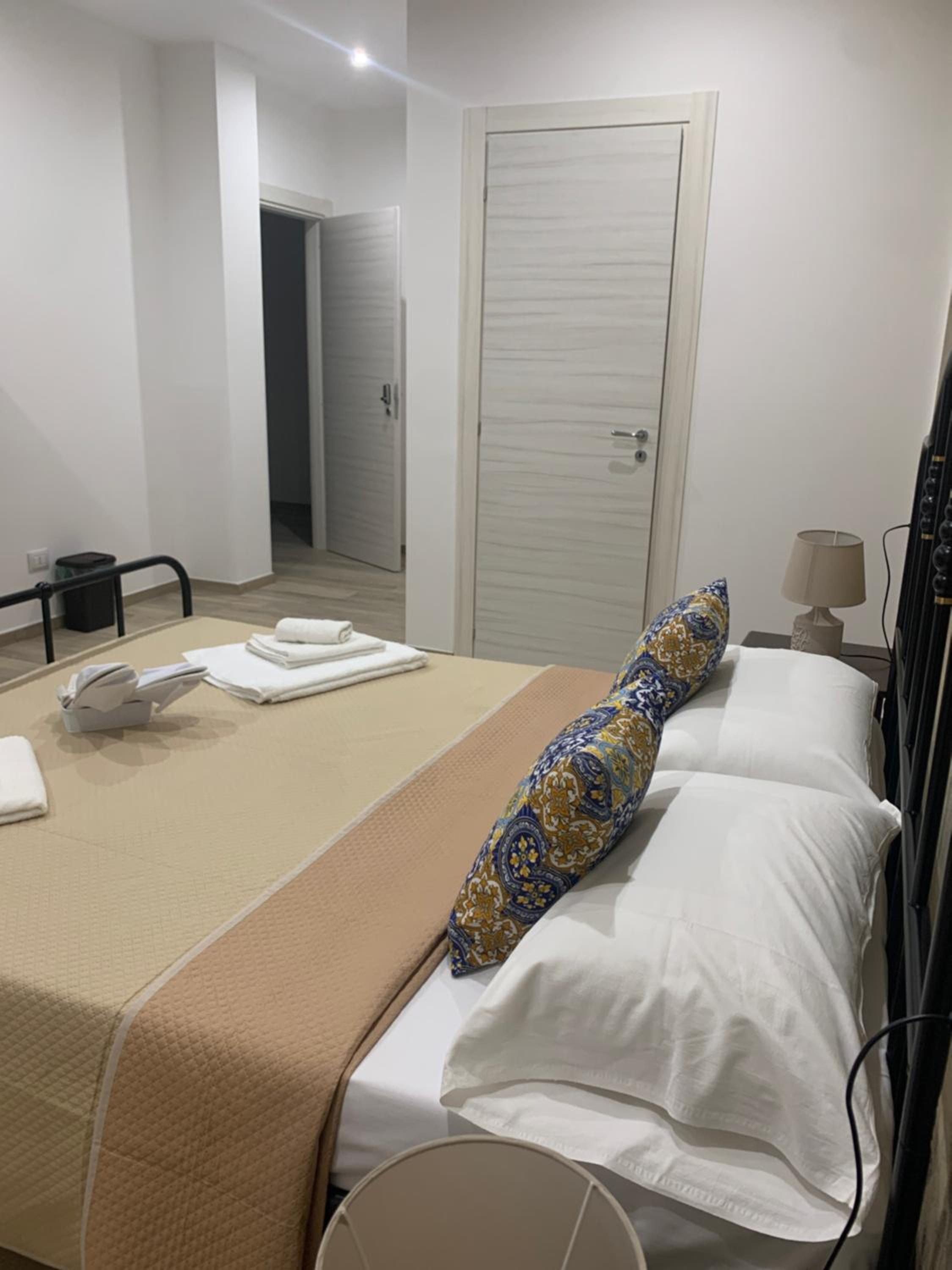 Deluxe Double Room - Photo 31