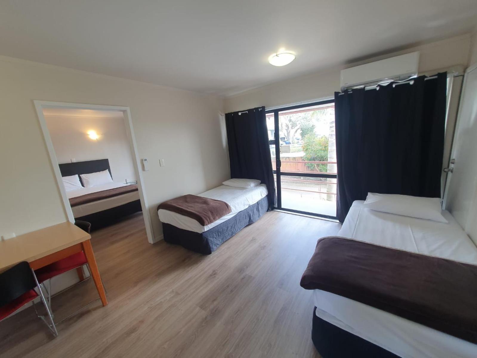 Family Suite (4 Adults) - Photo 16