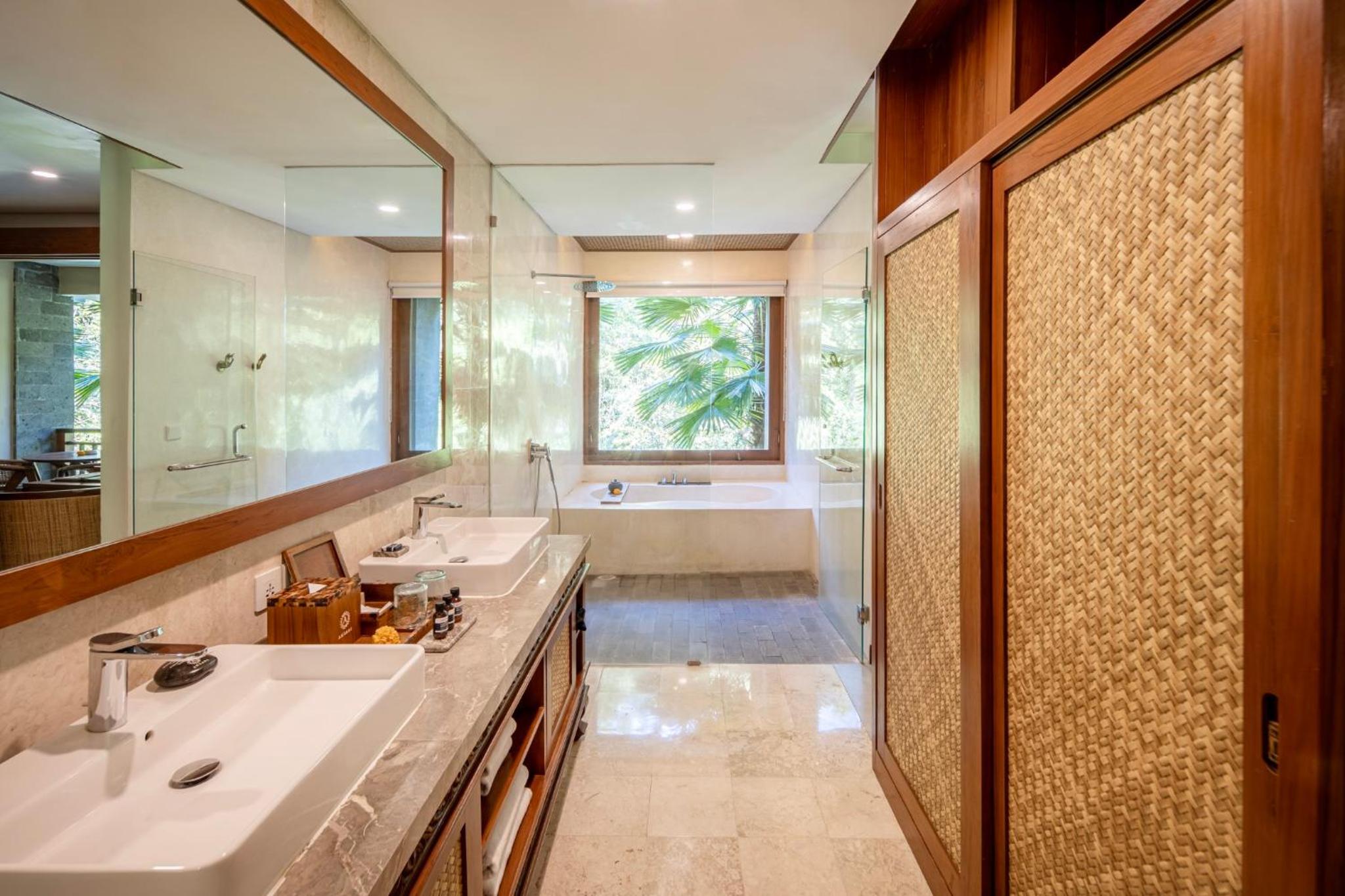 Suite with Forest View - Photo 3