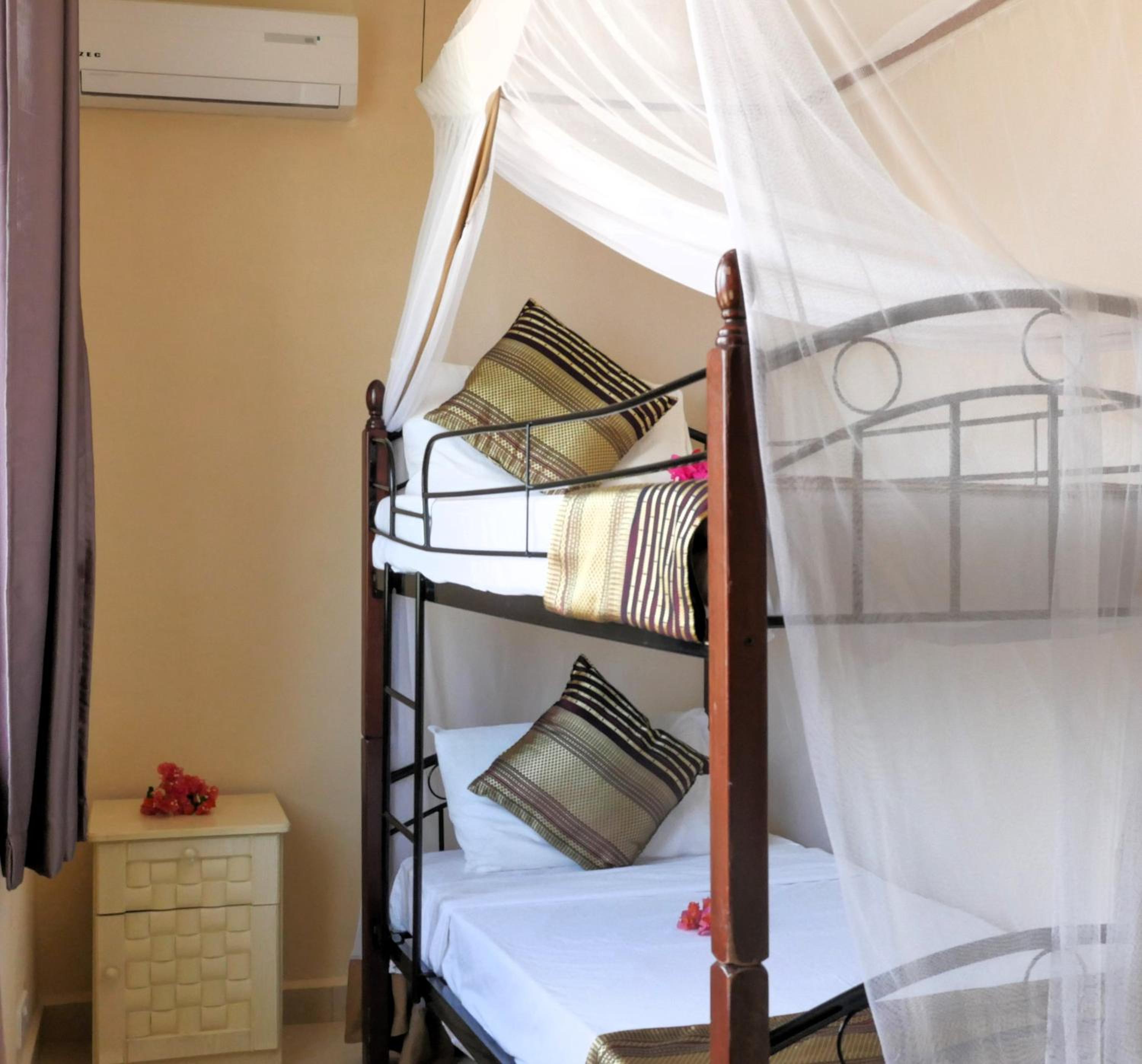 Deluxe Family Suite photo 1