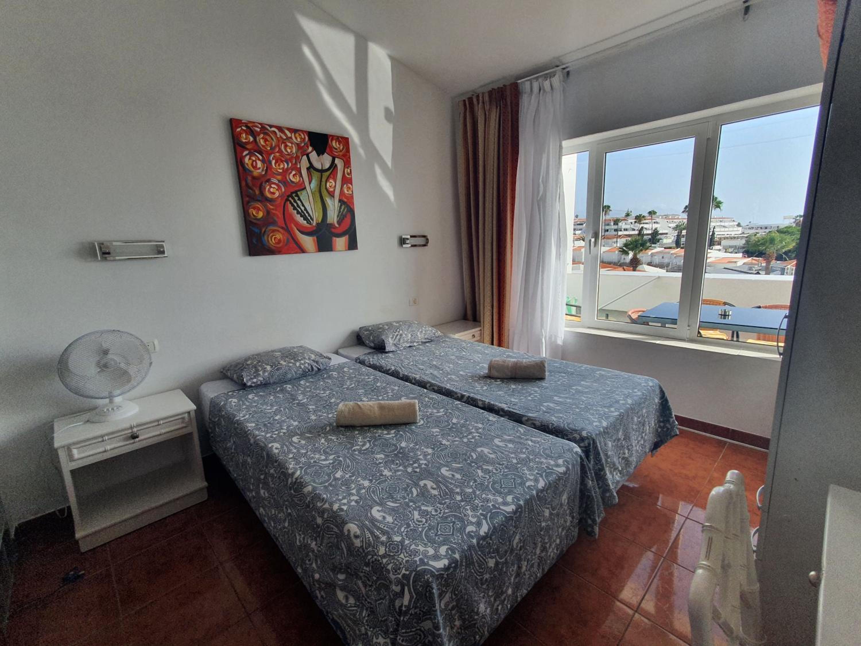 Villa de tres habitaciones con vista al mar y balcón