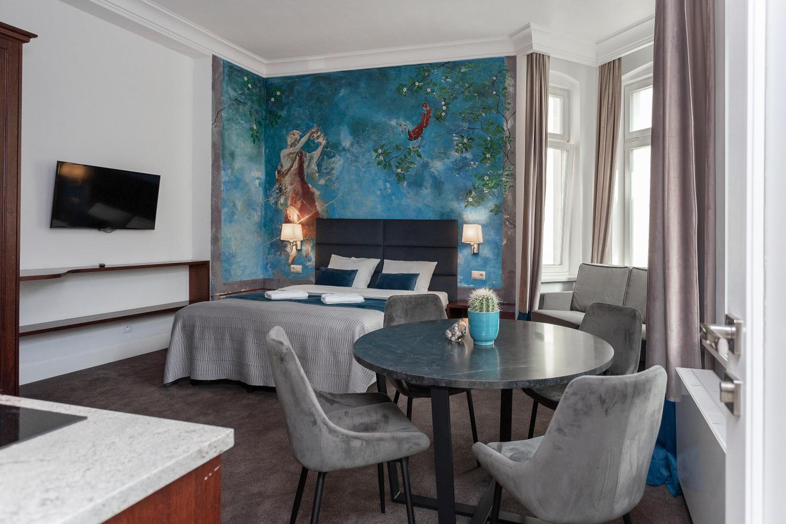 Deluxe Apartment - Photo 2