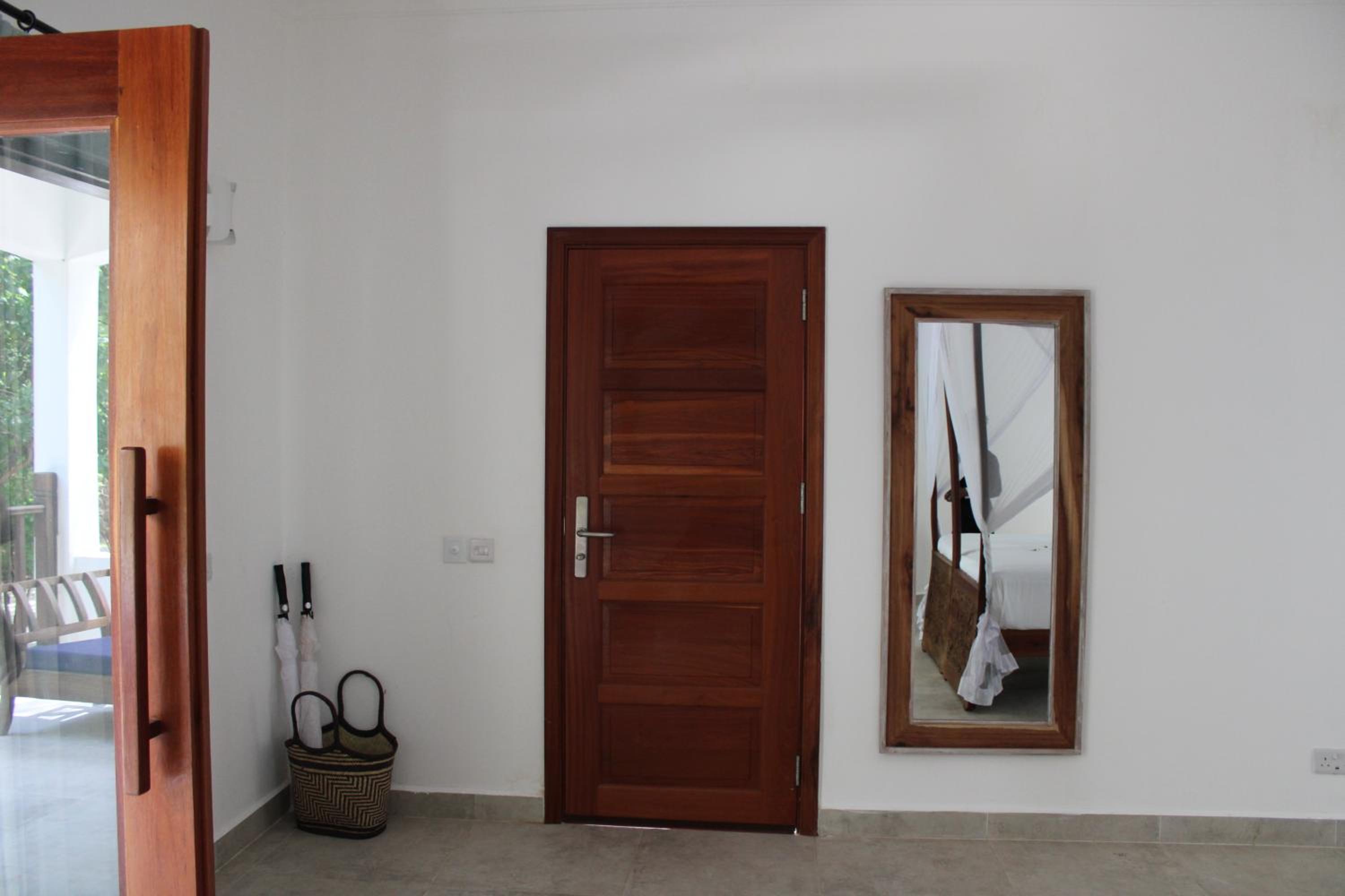Deluxe Double Room with Sea View - Photo 18