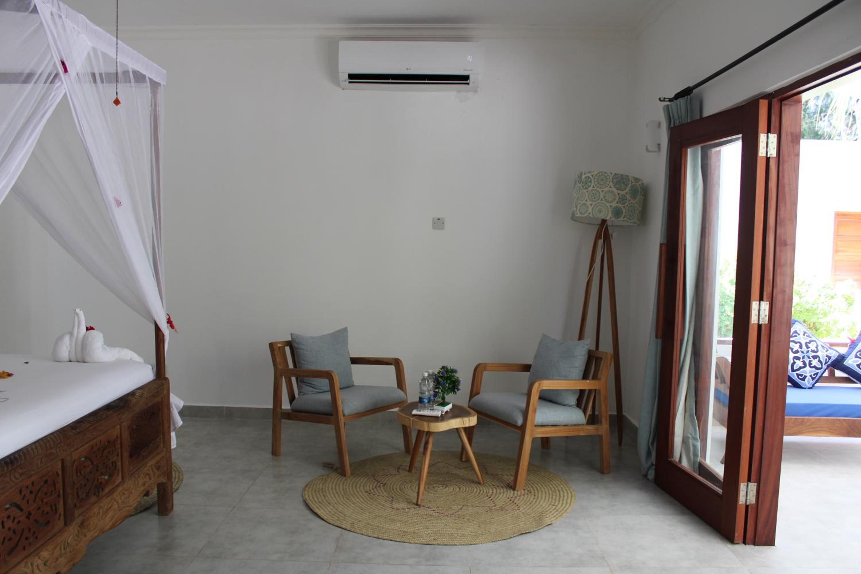 Deluxe Double Room with Sea View - Photo 16