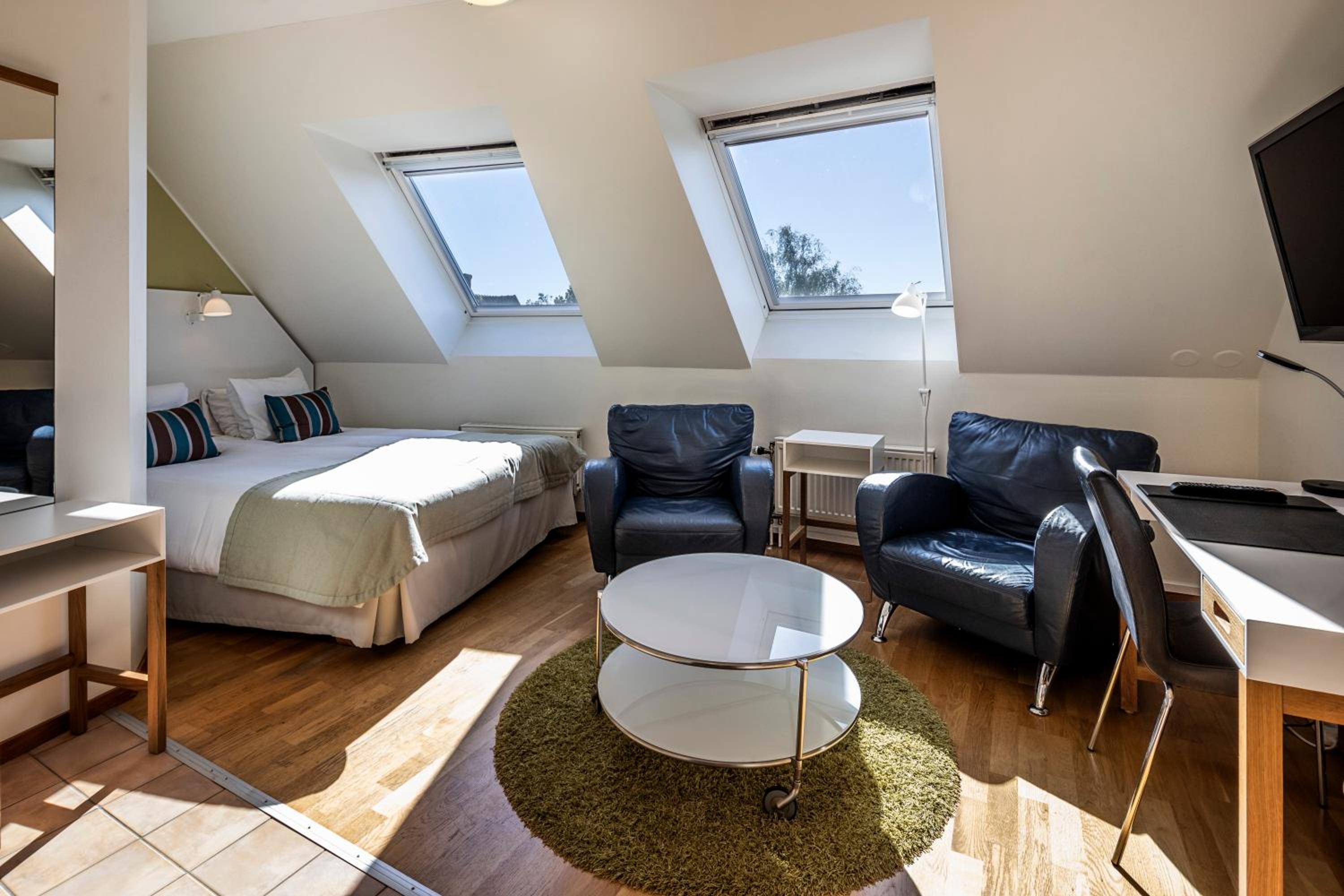Standard Double Room - Photo 3