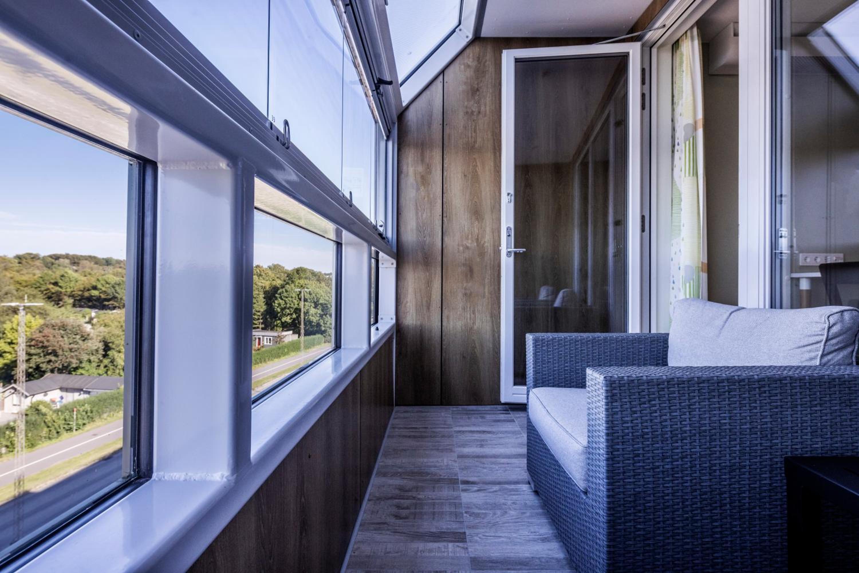Studio with Balcony - Photo 3