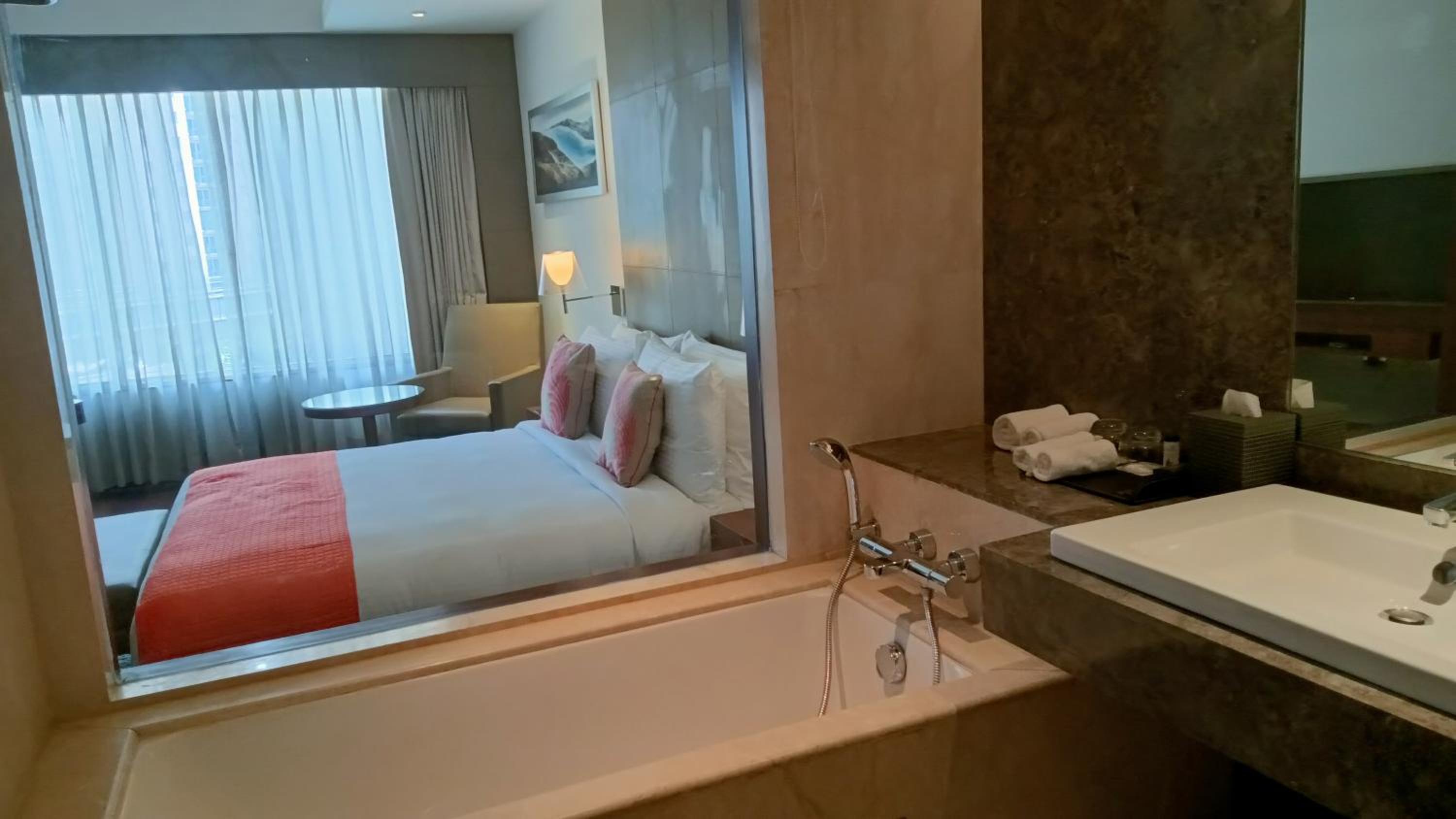 Superior King Room with omplimentary Welcome Drink & Chef's Amenities on Arrival photo 3