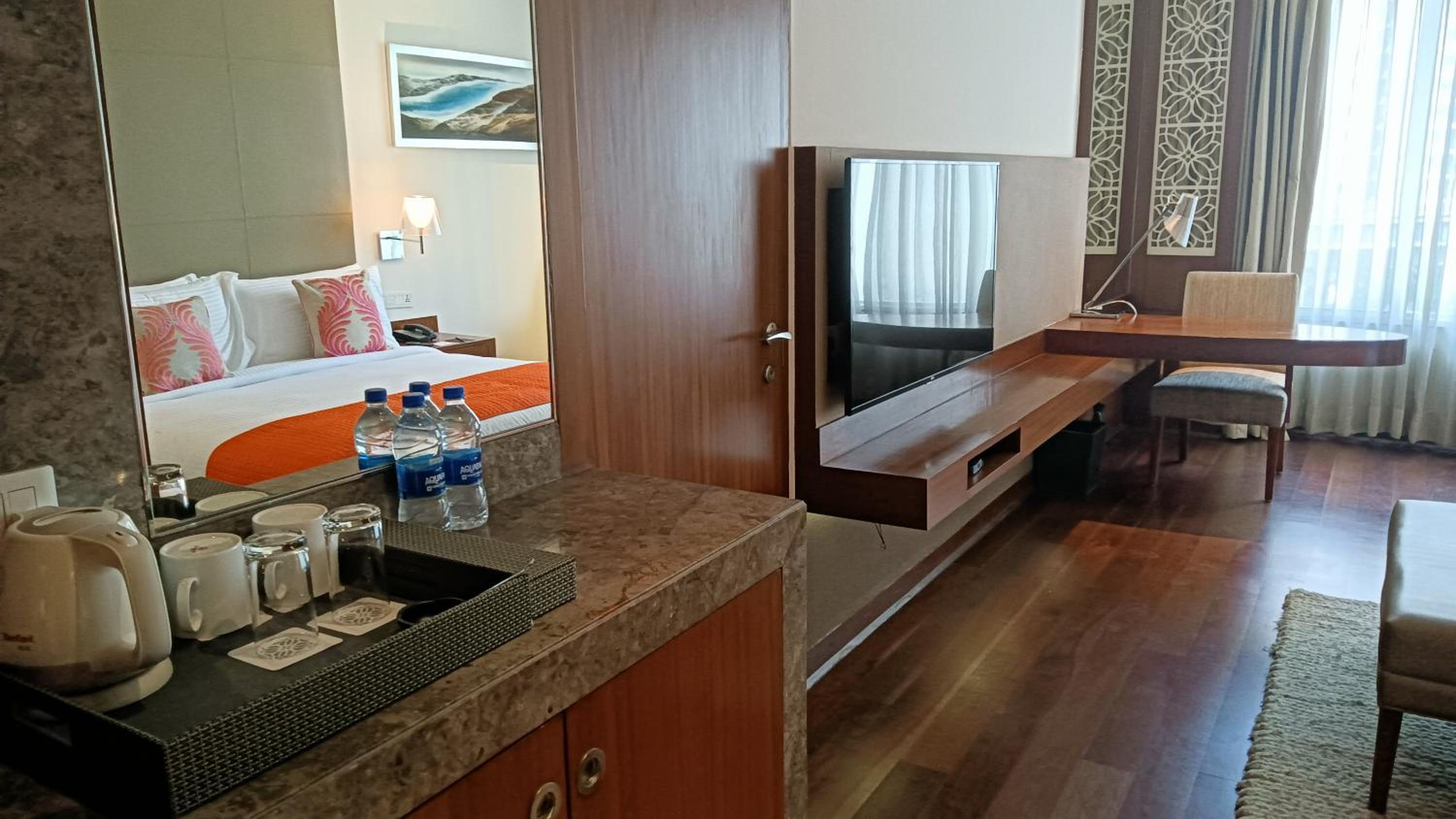 Superior King Room with omplimentary Welcome Drink & Chef's Amenities on Arrival photo 2
