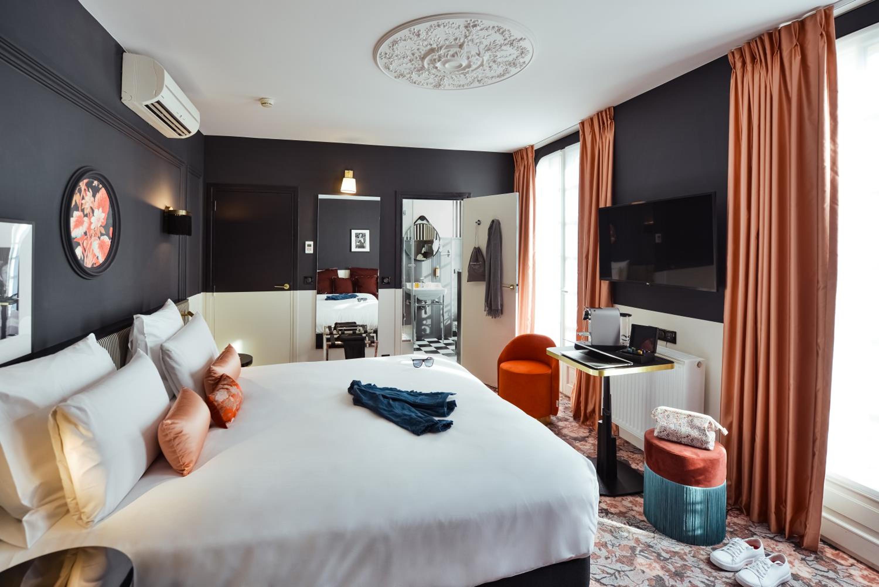 Triple Privilege Room