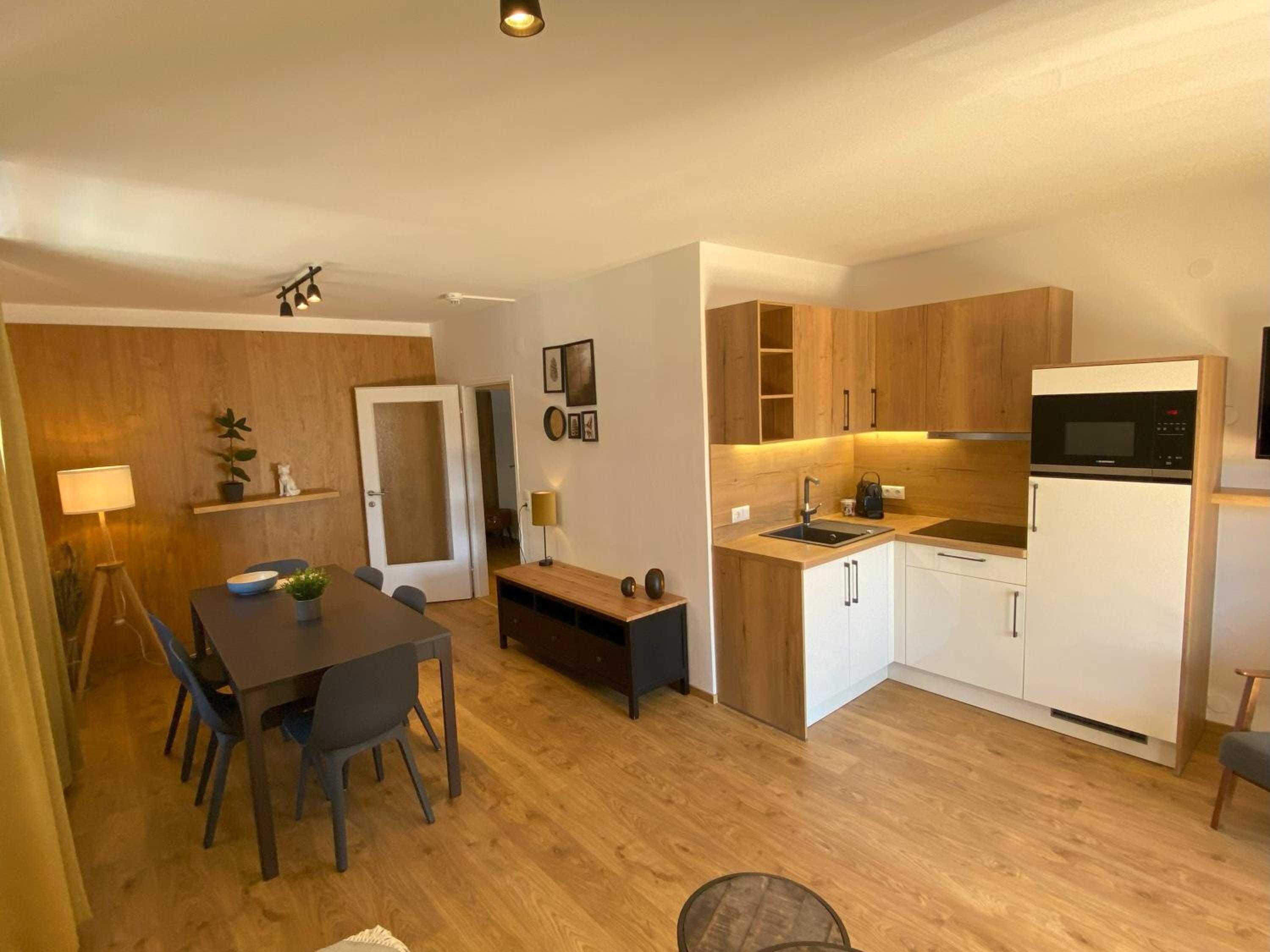 Deluxe One-Bedroom Apartment - Photo 15