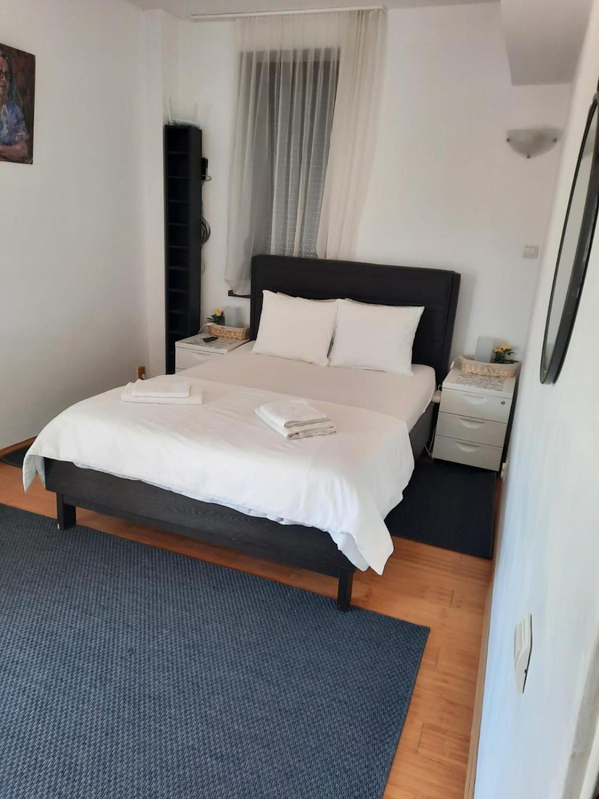 Two-Bedroom Apartment - Photo 3
