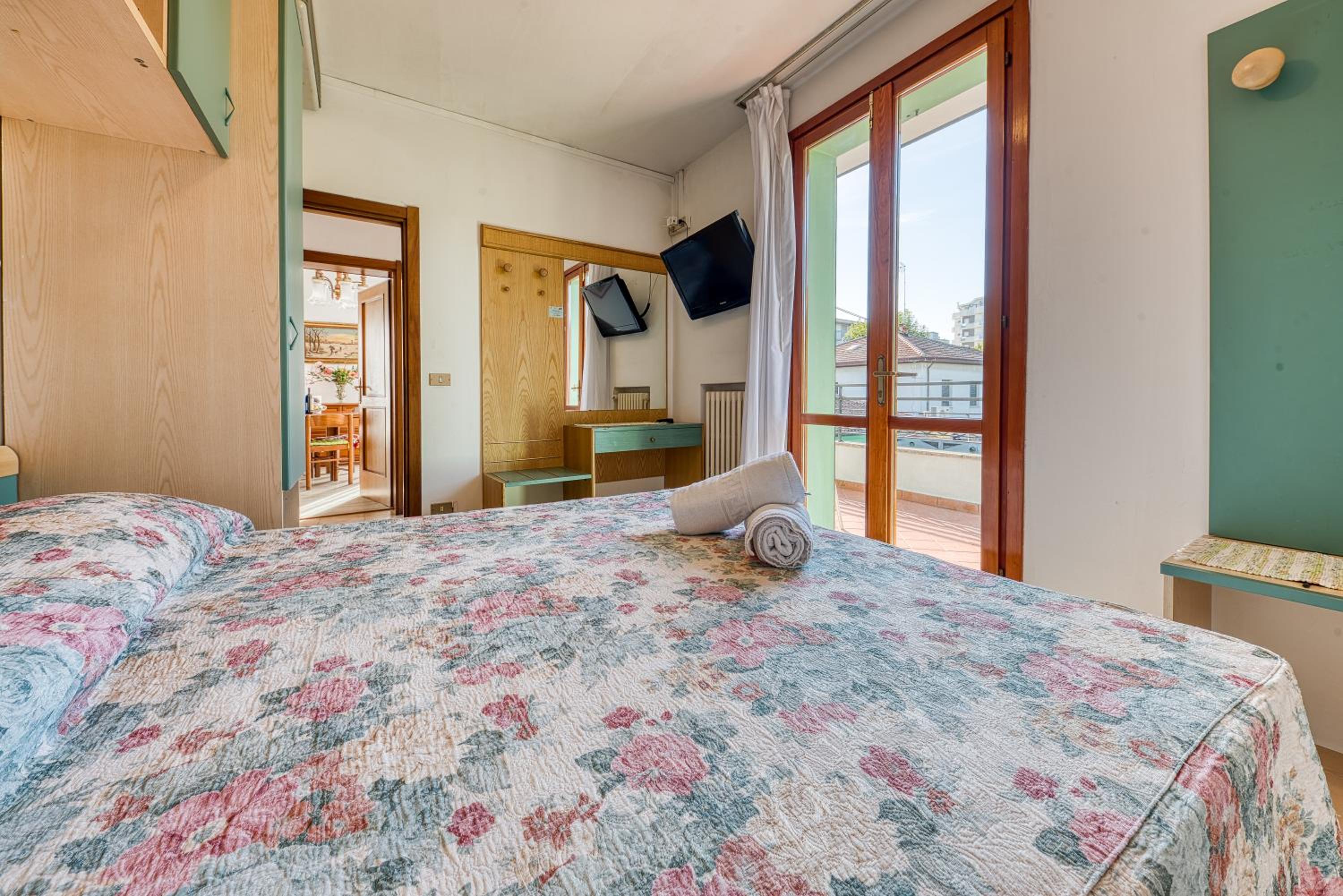 One-Bedroom Apartment (4 Adults)