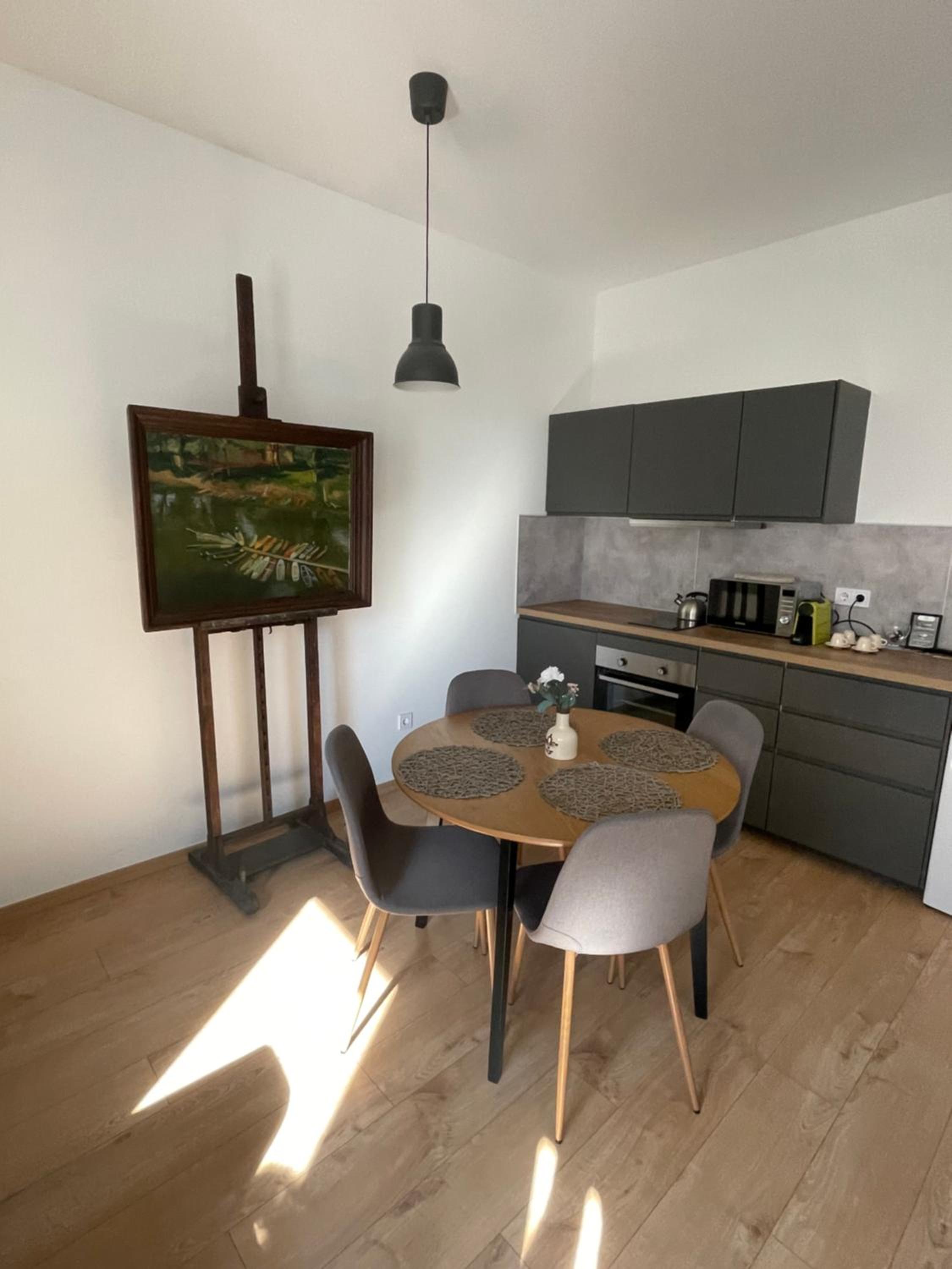 One-Bedroom Apartment - Photo 15