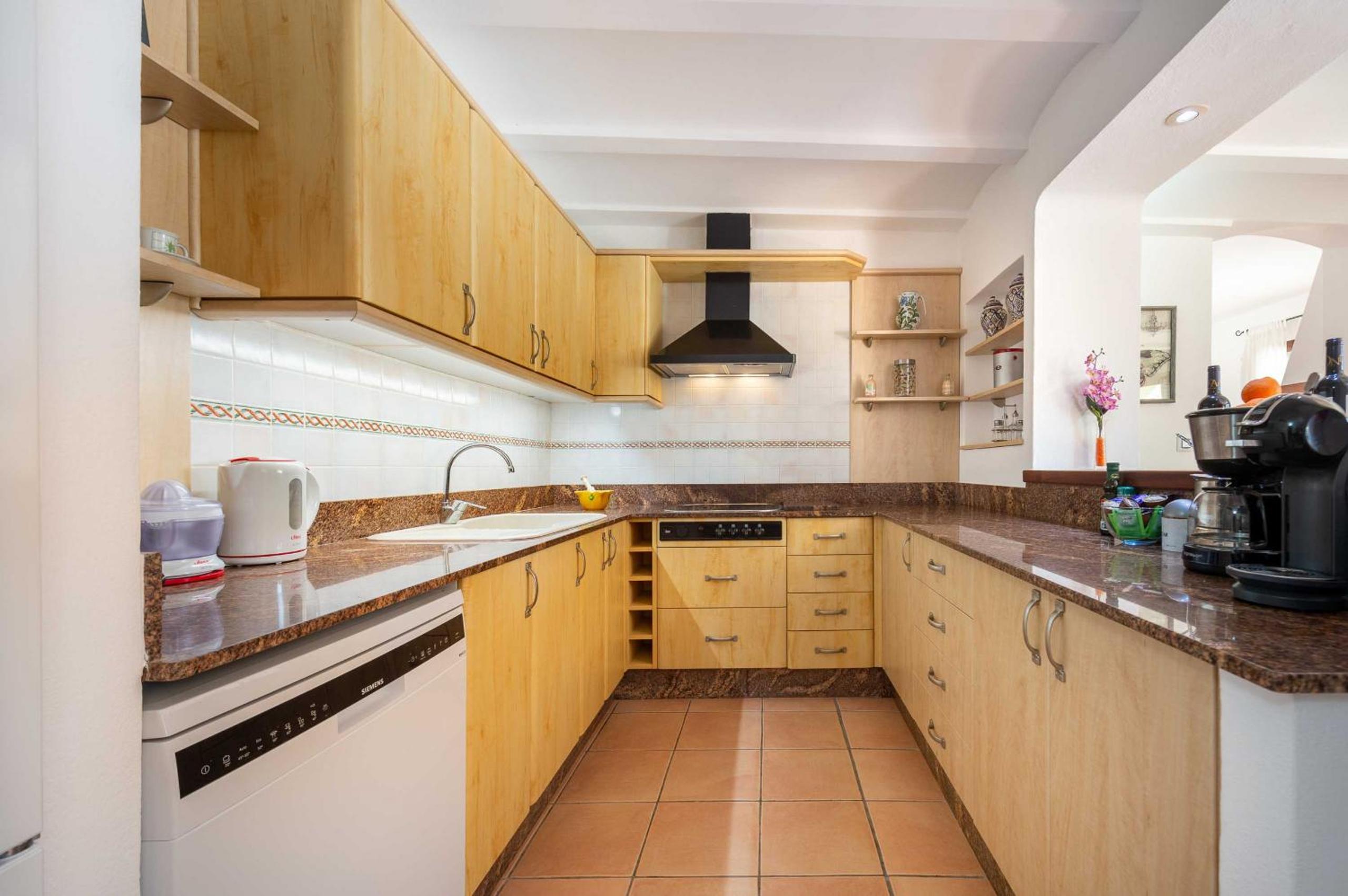 Four-Bedroom House photo 3