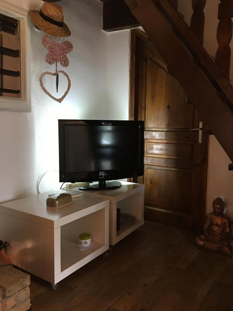 Two-Bedroom House photo 2