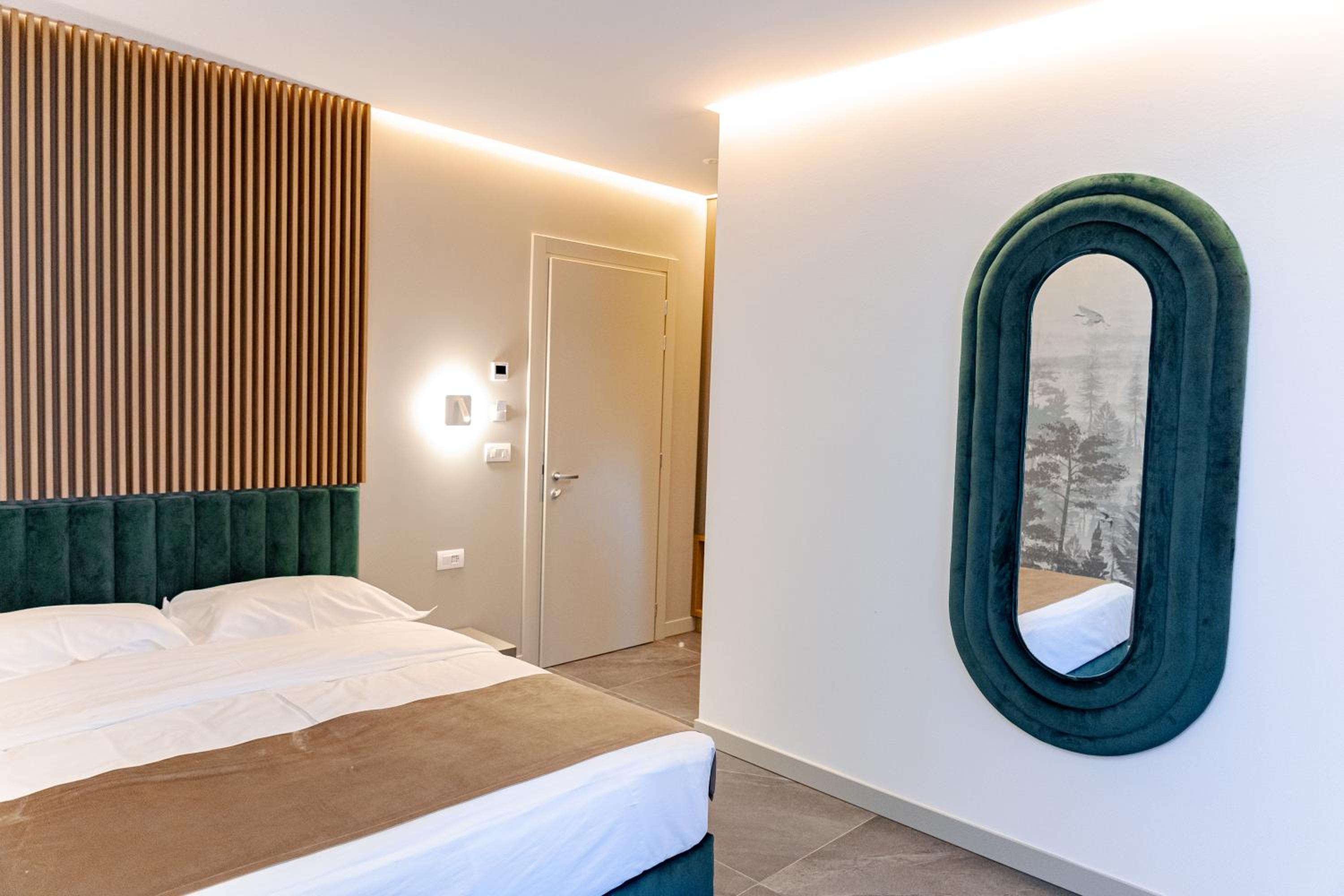 Double or Twin Room with Balcony photo 2
