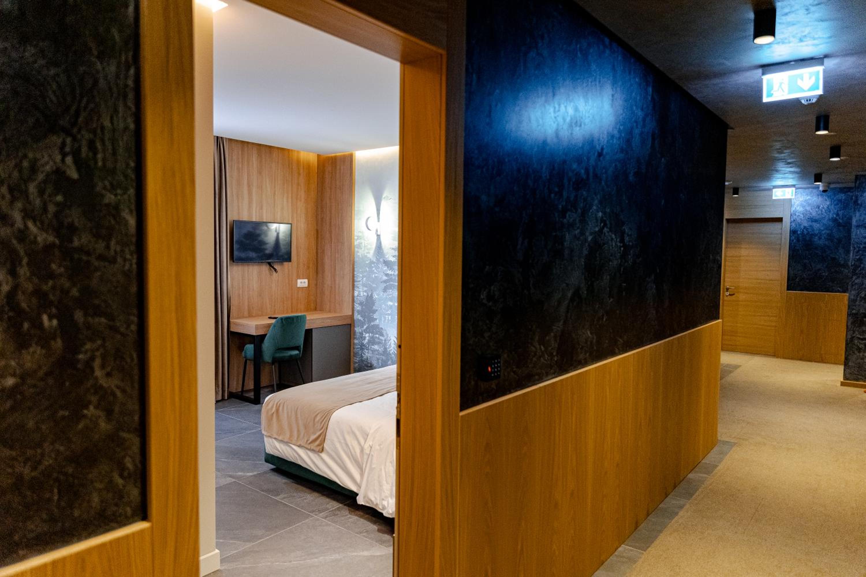 Double or Twin Room with Balcony photo 3
