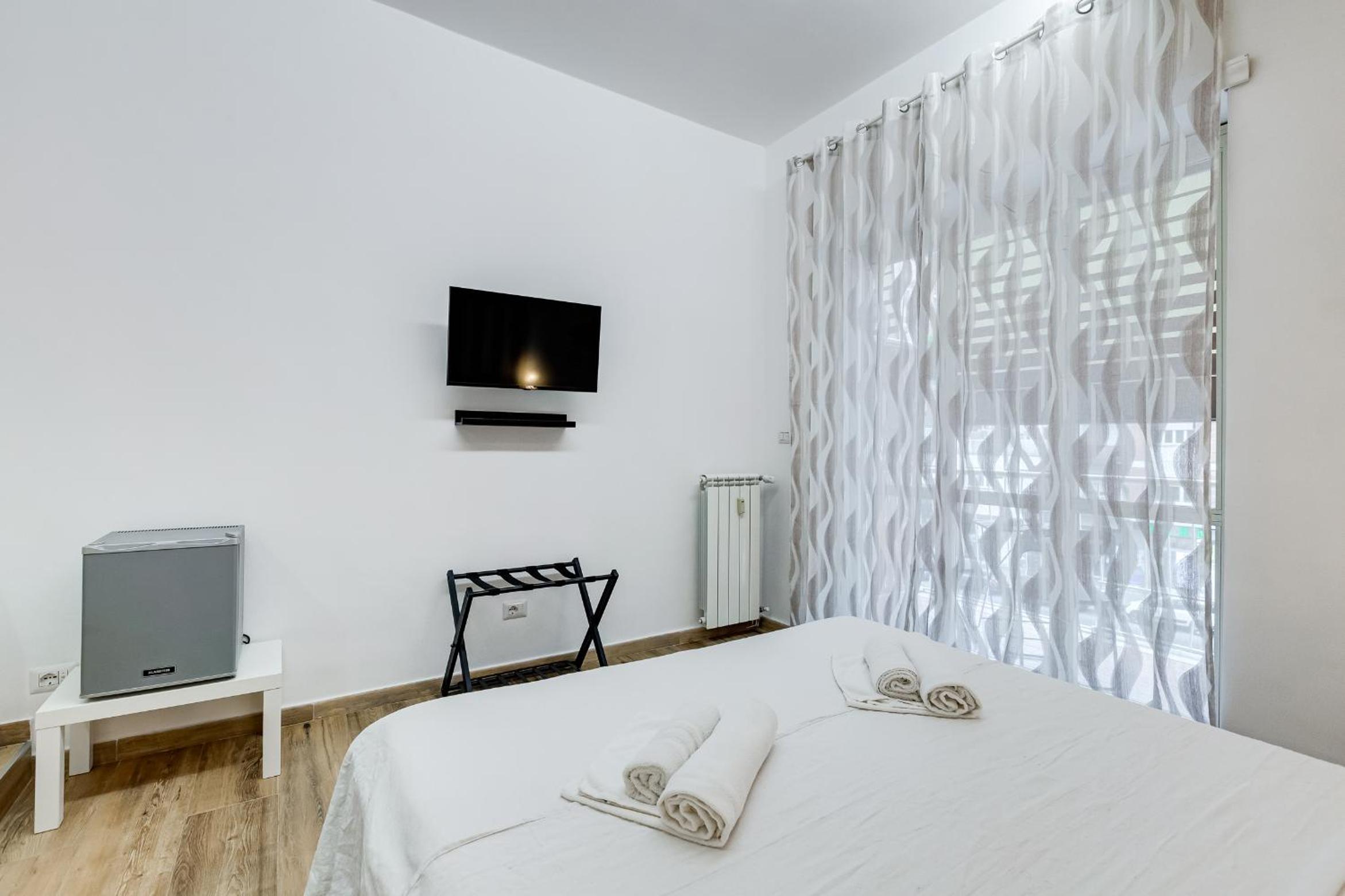 Deluxe Double Room with Balcony photo 3