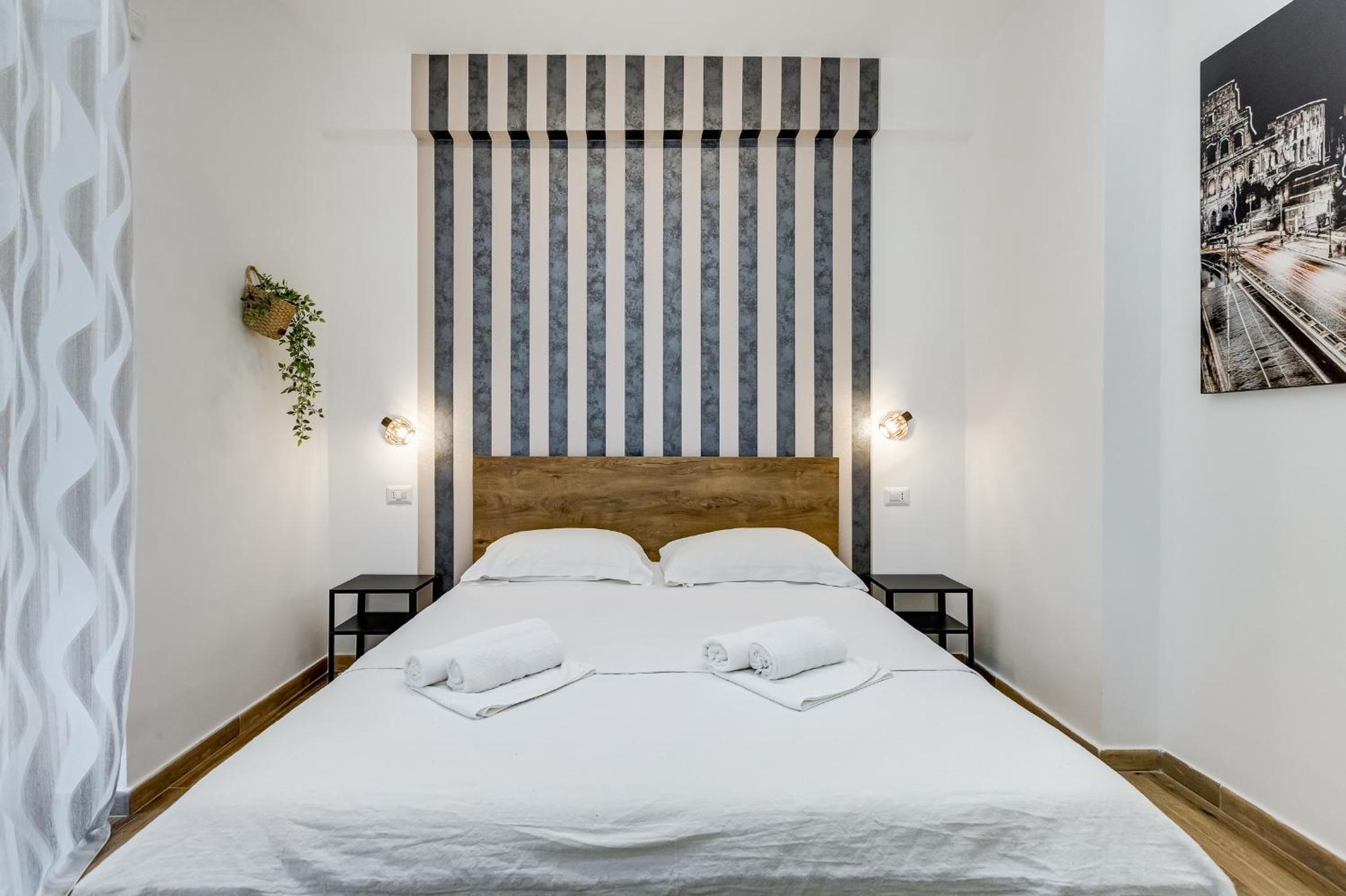 Deluxe Double Room with Balcony photo 1