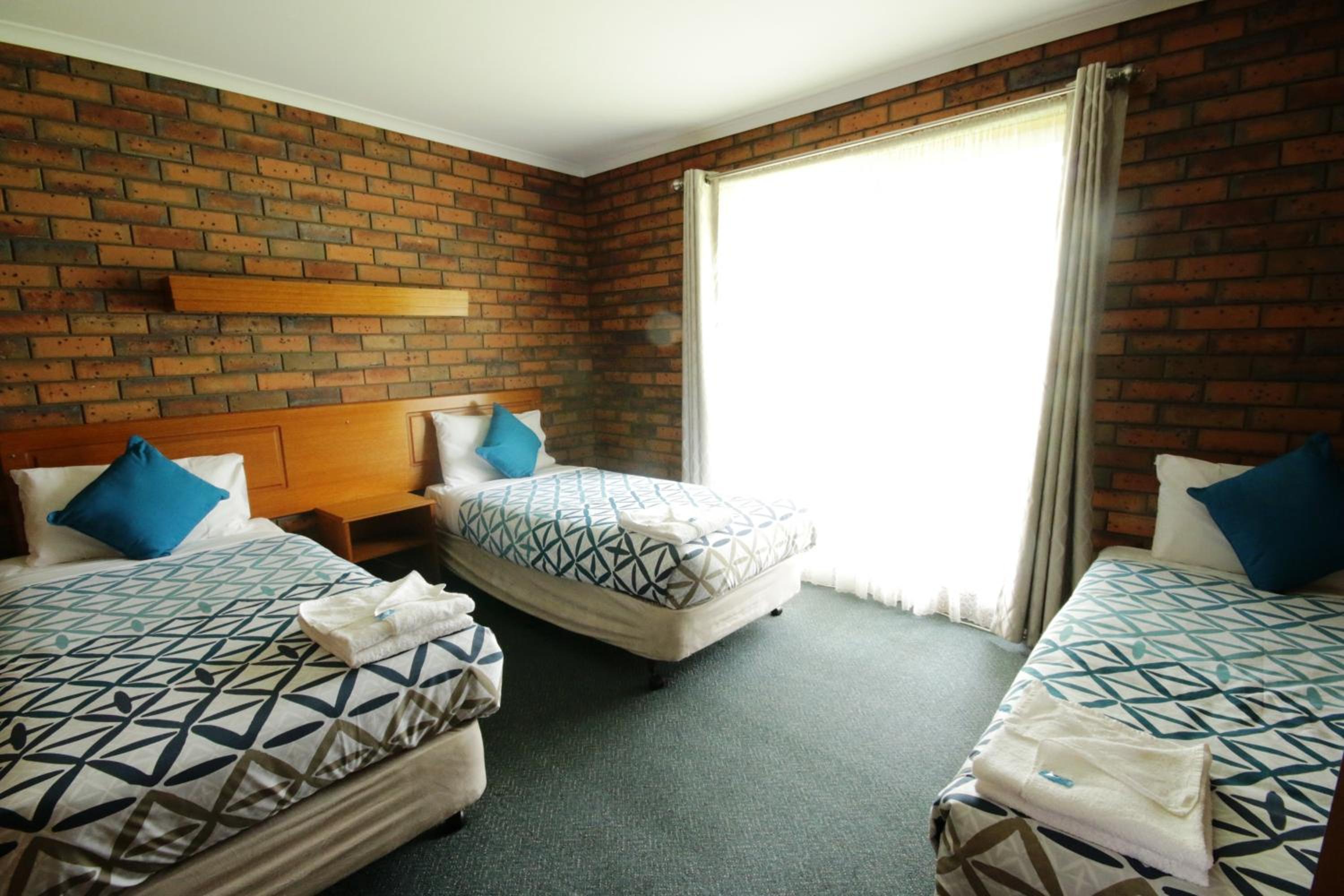 Twin Room - Photo 2