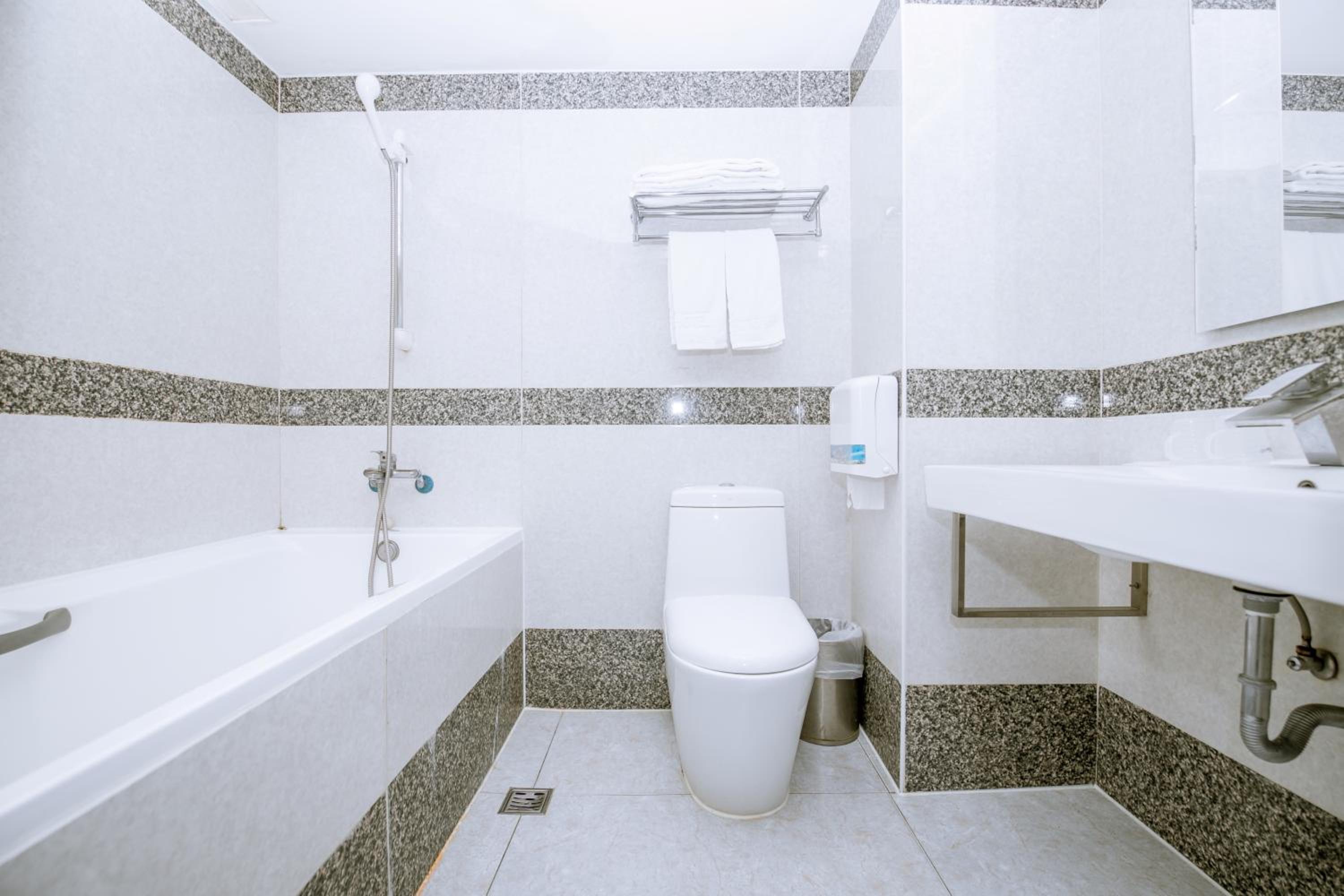 Double or Twin Room (Check-in after 20:00)