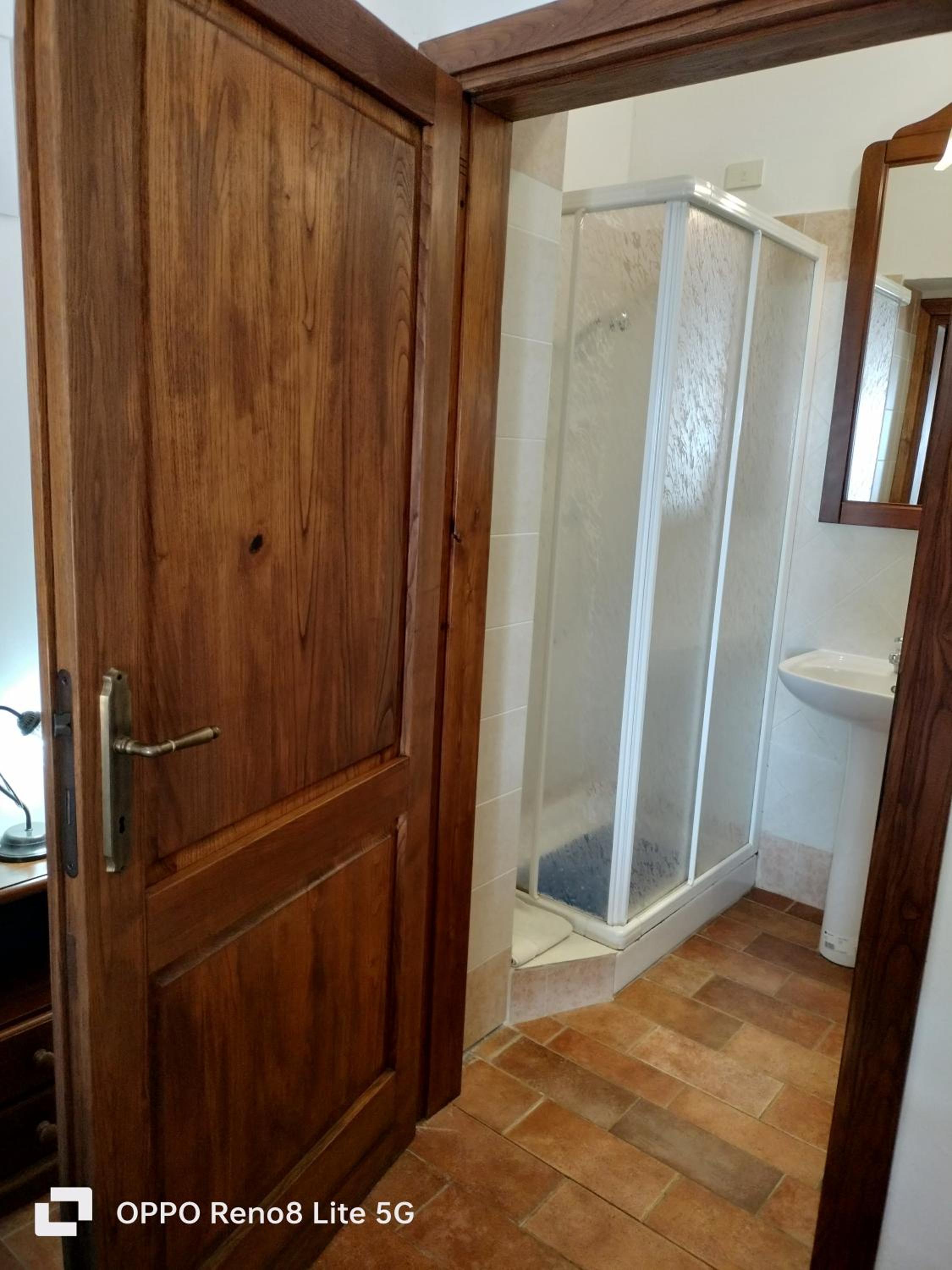 Triple Room with Private Bathroom - Photo 11