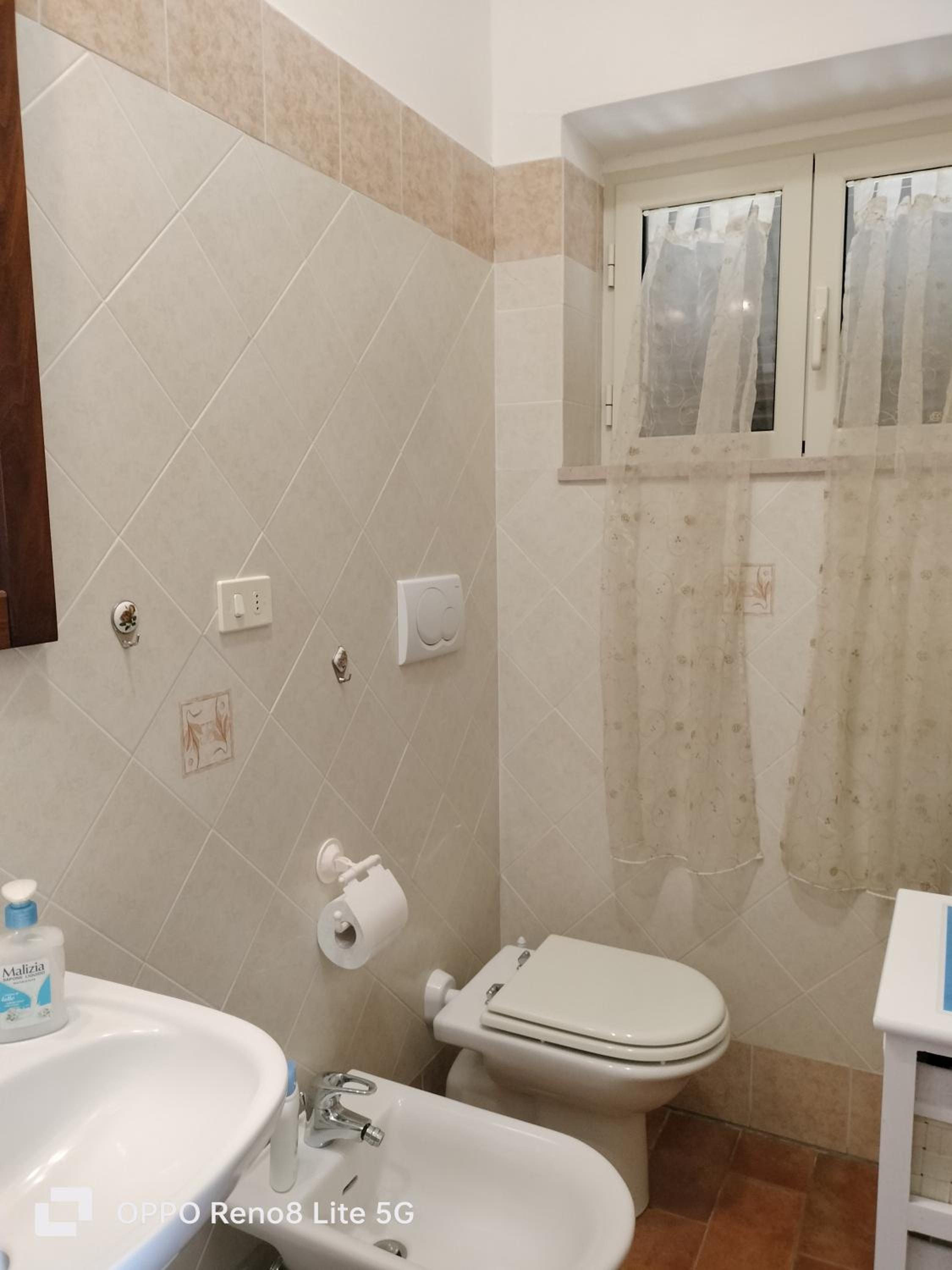 Triple Room with Private Bathroom - Photo 12
