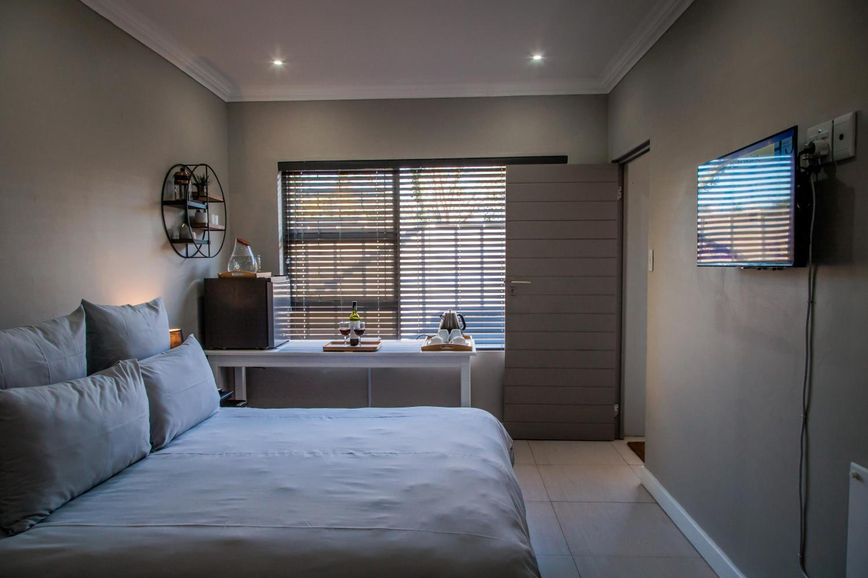 Budget Double Room photo 1