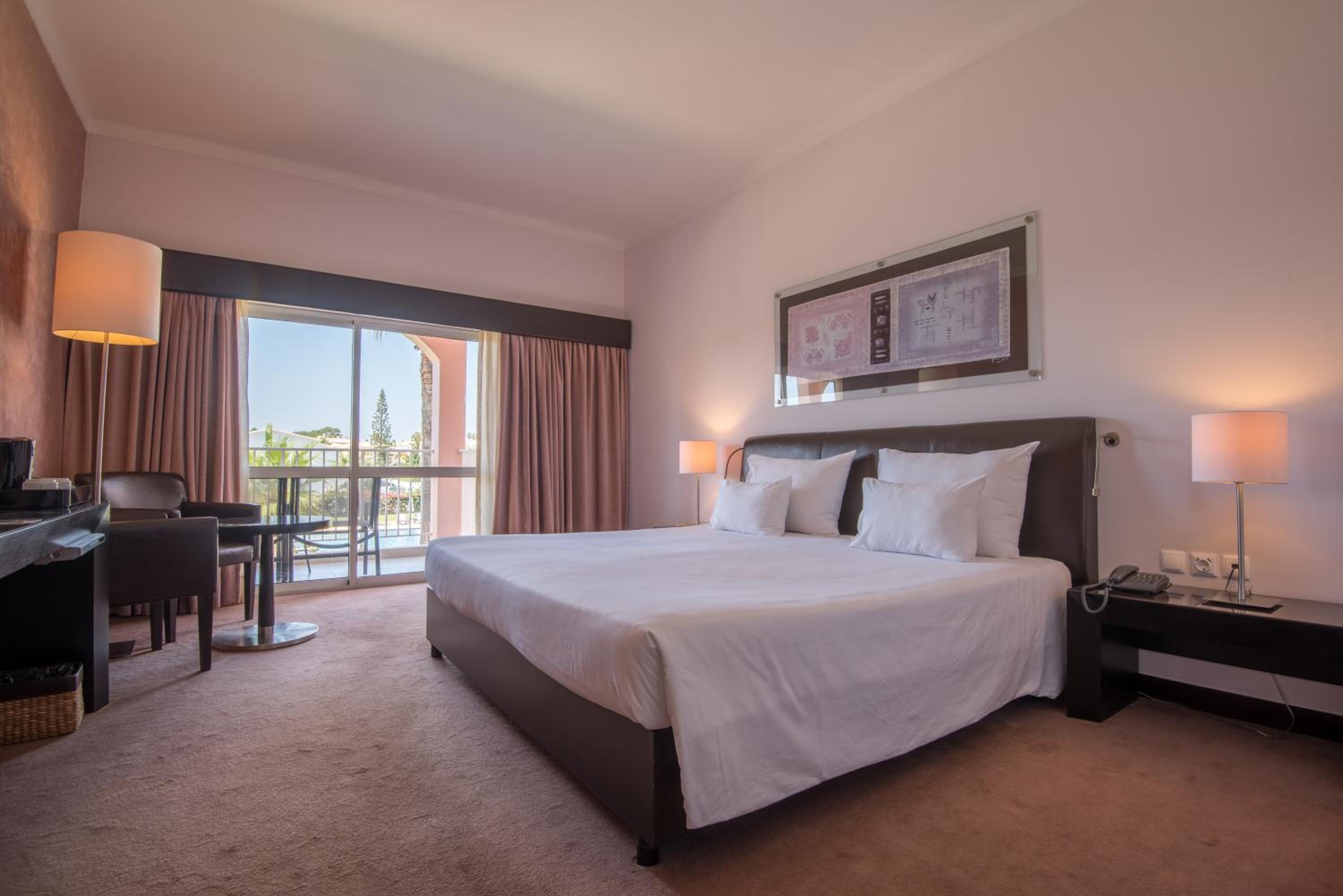 Double or Twin Room with Pool View - Photo 2