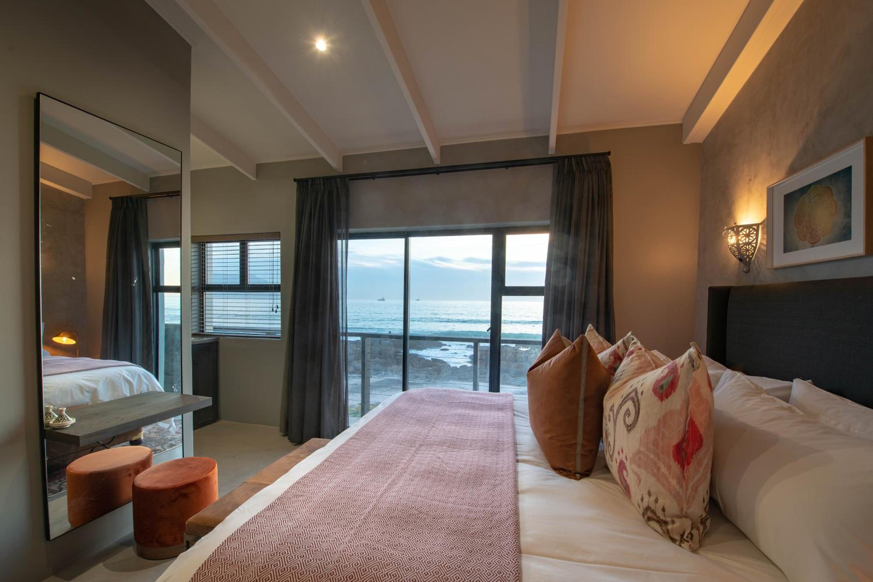Deluxe Double Room with Sea View - Photo 5