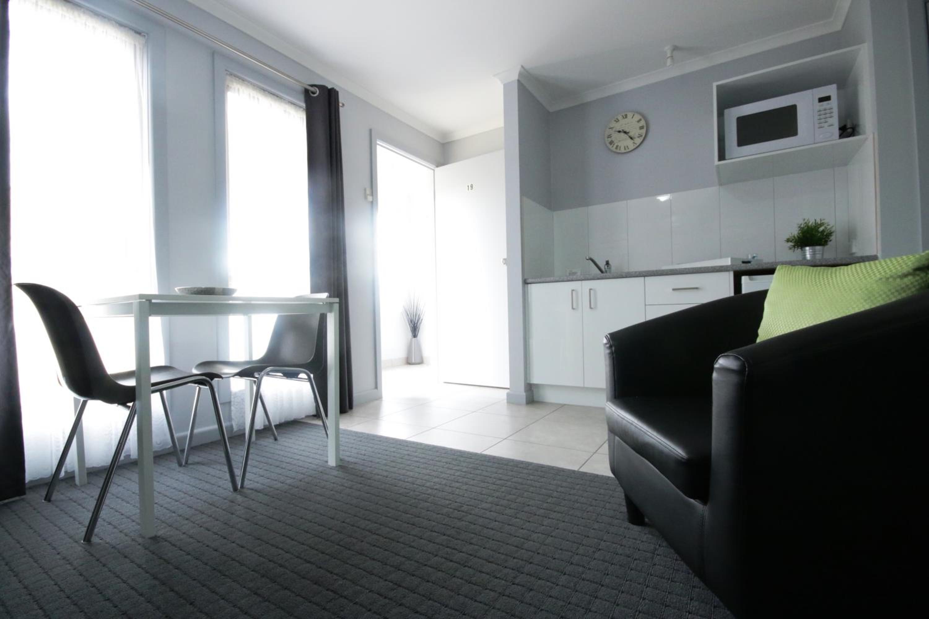 One-Bedroom Villa - Photo 2