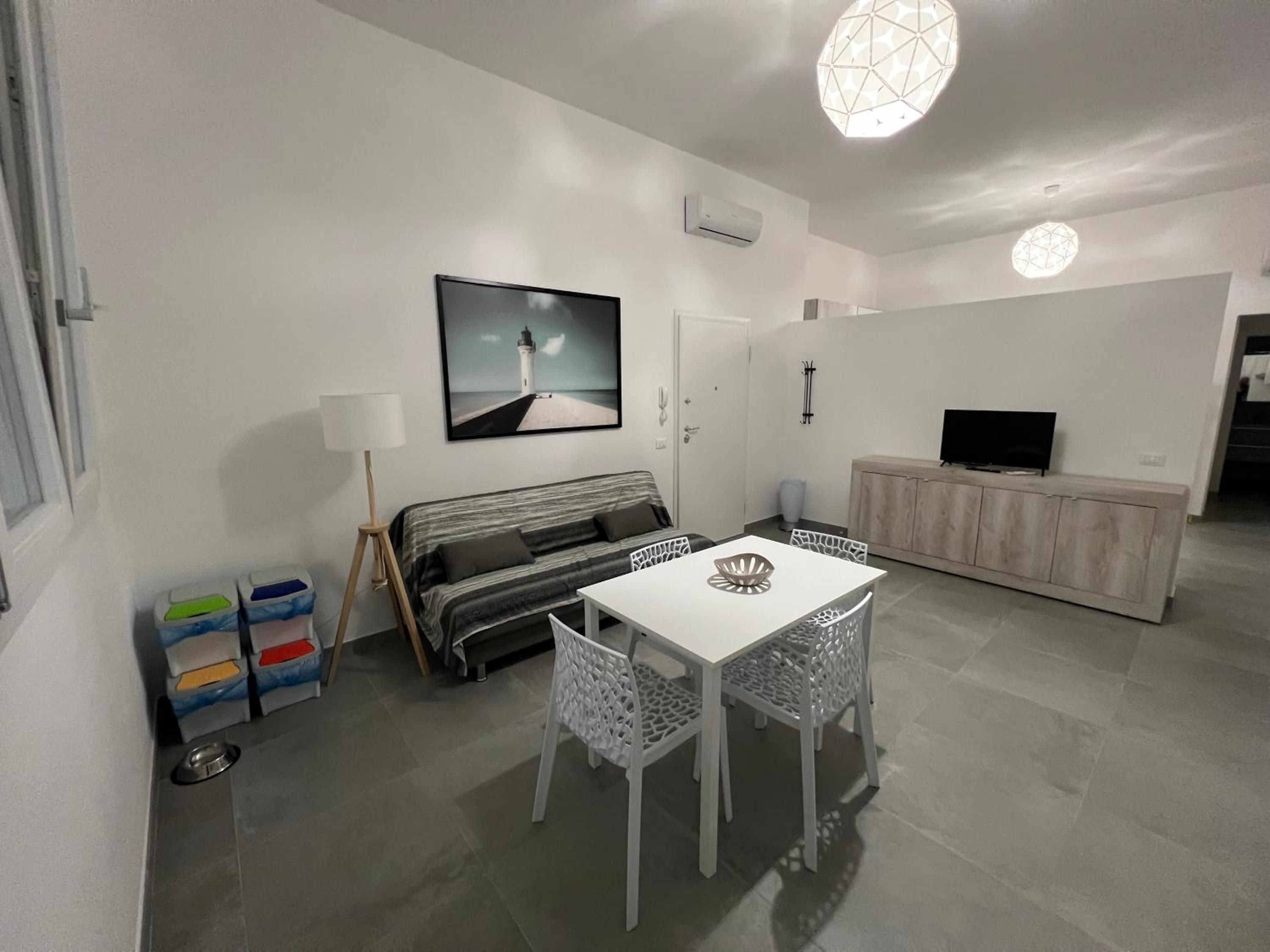 One-Bedroom Apartment photo 3