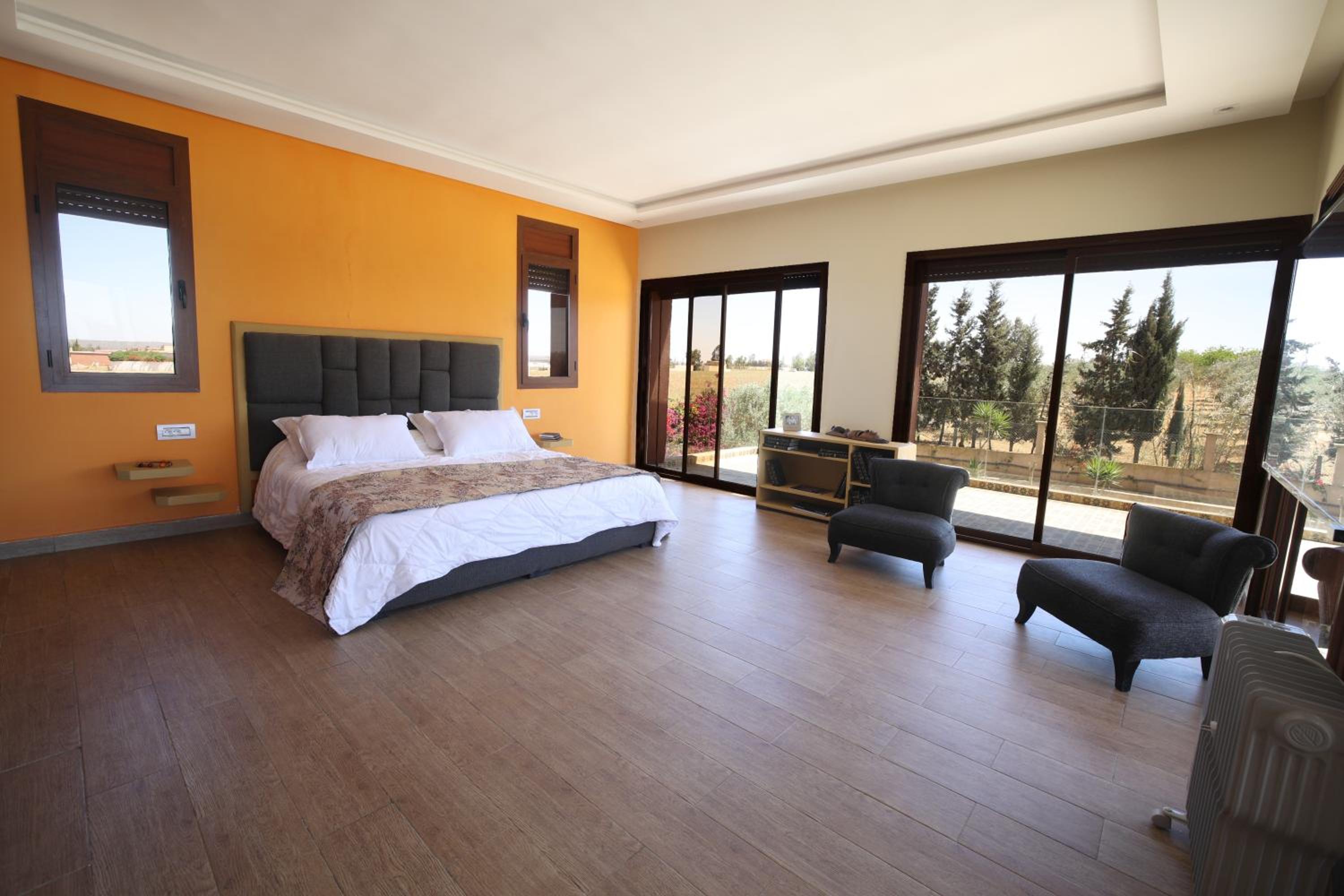 Three-Bedroom Suite photo 1