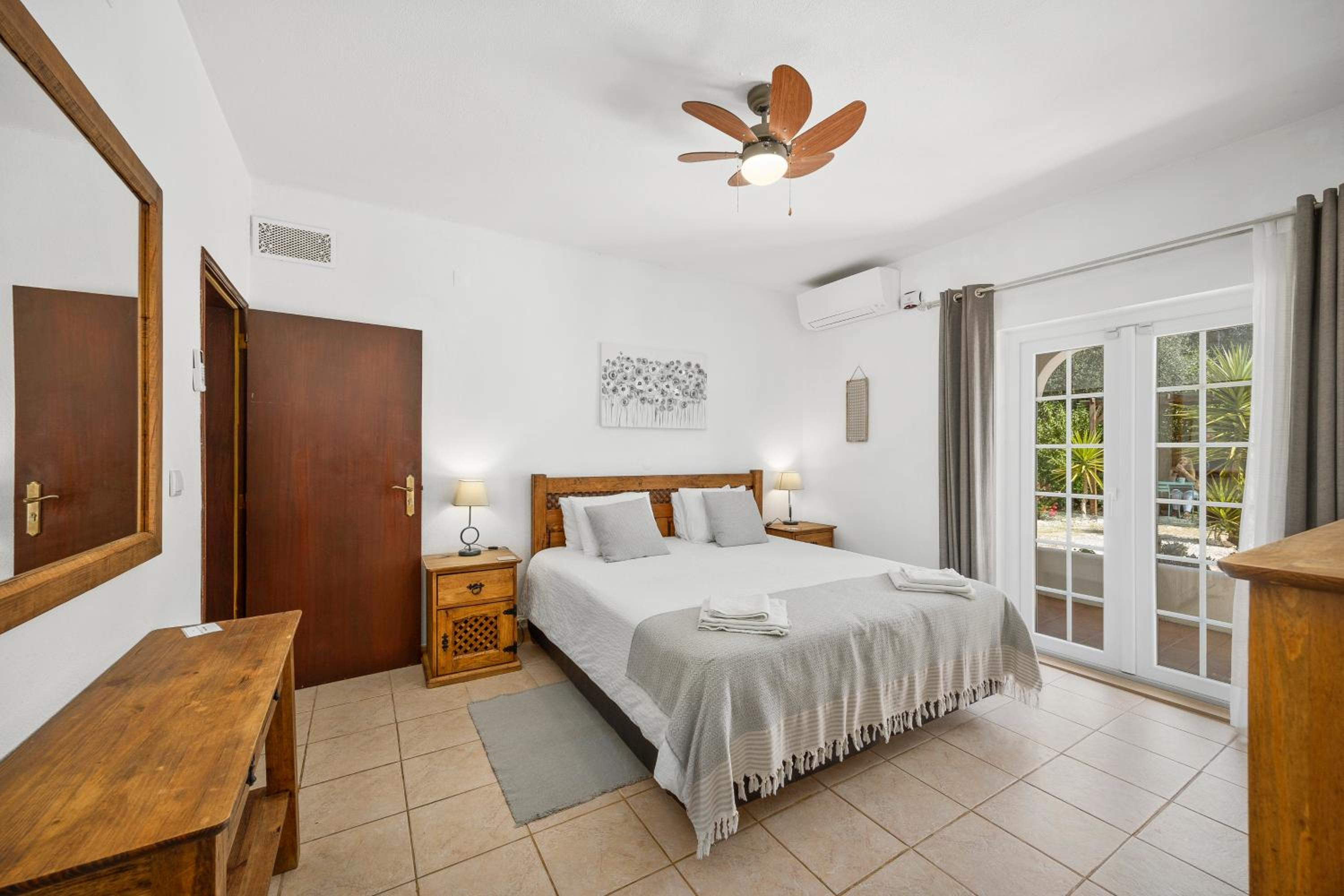 One-Bedroom Apartment with Pool View