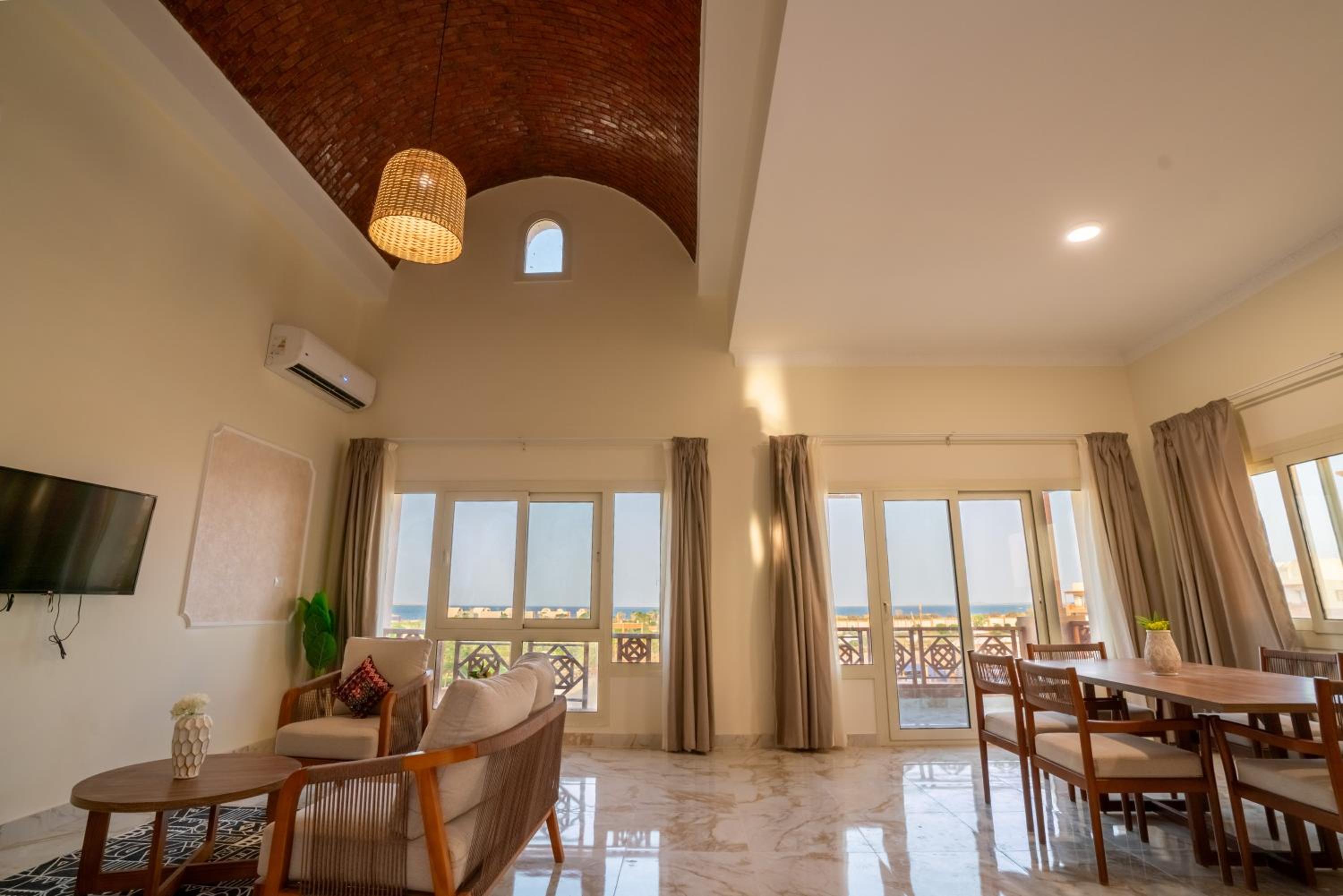 Three  Bedroom Suite Lake & Pool View - Photo 6