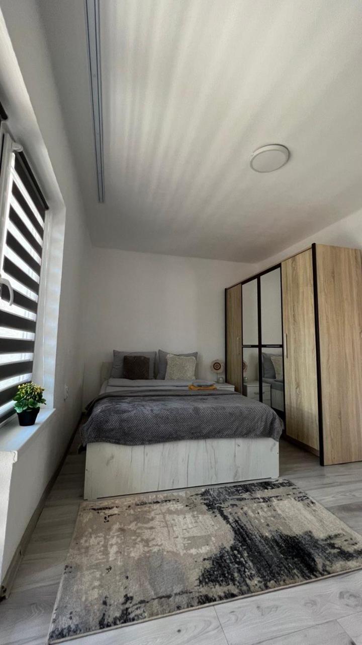 Apartment photo 2
