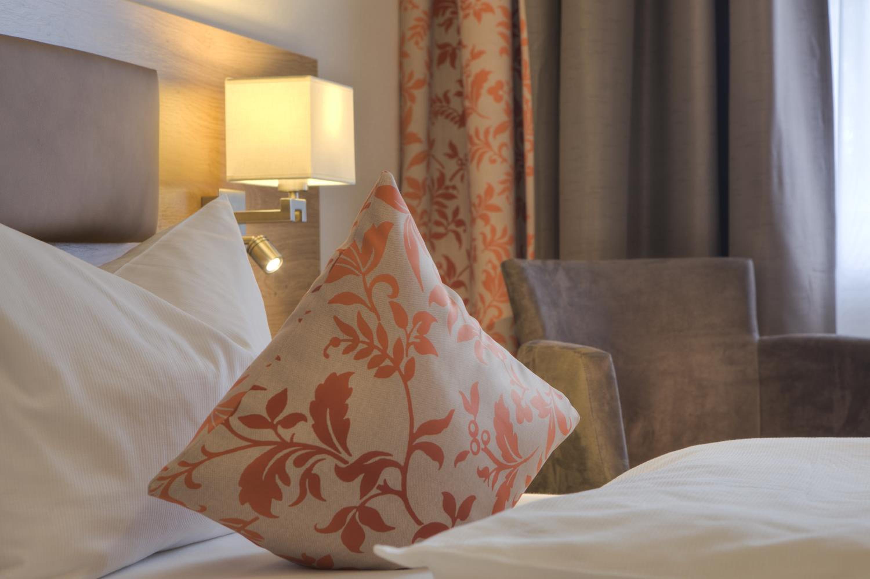 Deluxe Room - Photo 3
