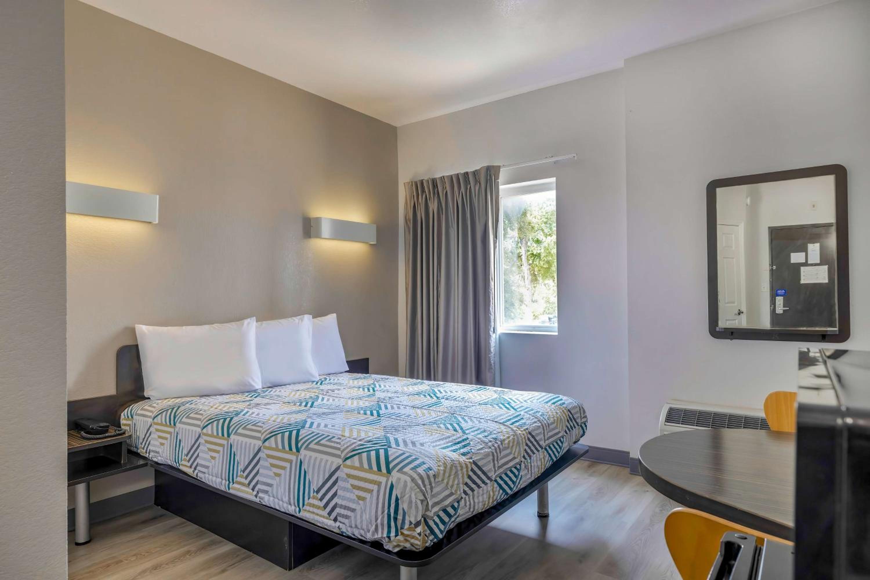 Double Room - Disability Access - Non-Smoking