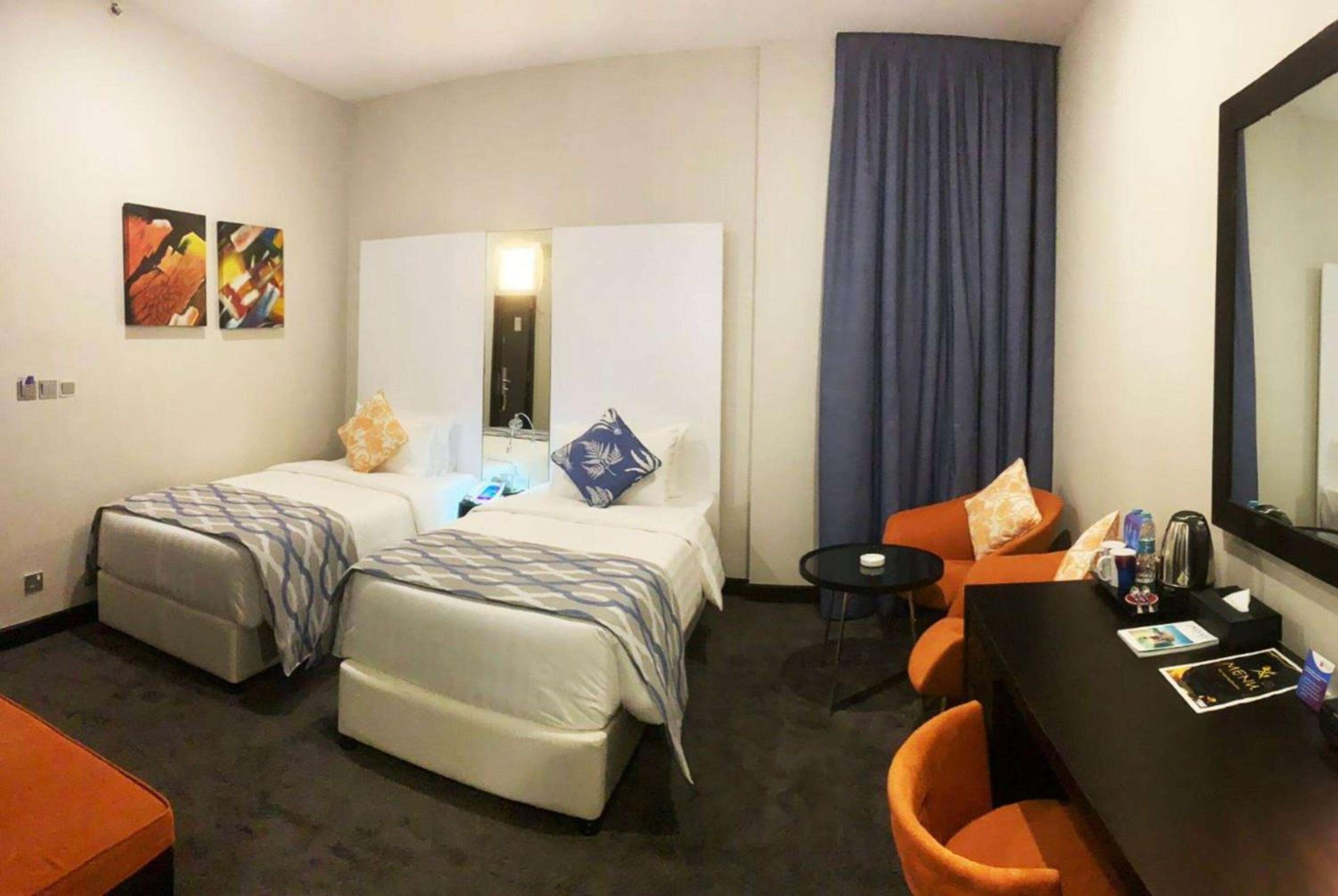 Deluxe Room Twin - Photo 1