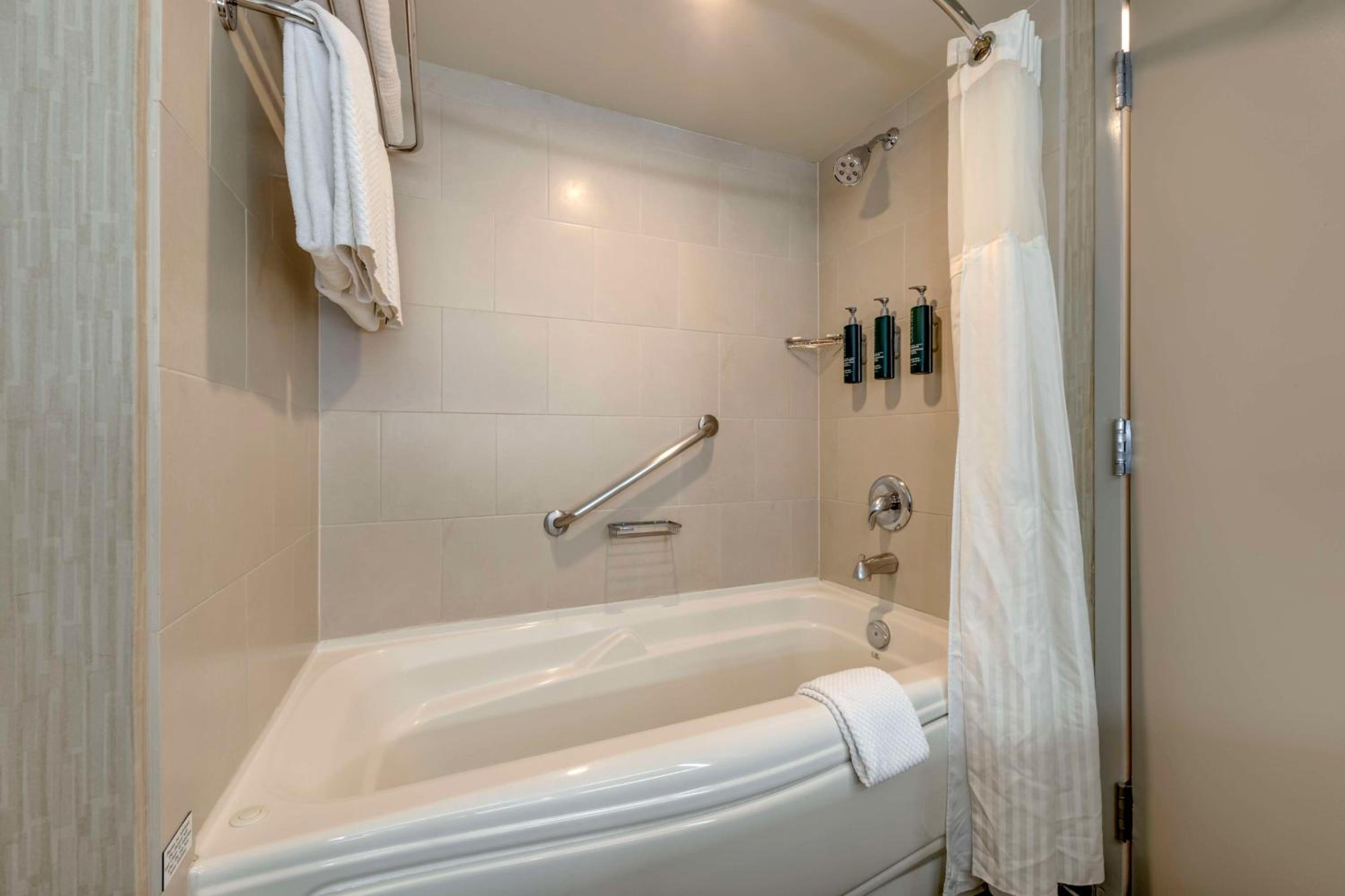 Superior Room with Two Double Beds - Photo 2
