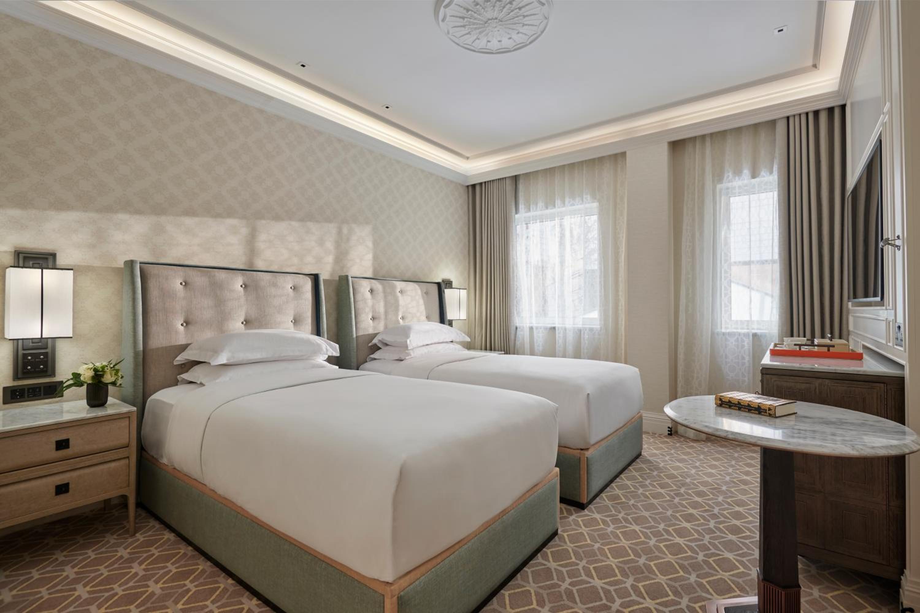 Twin Room thumbnail 5