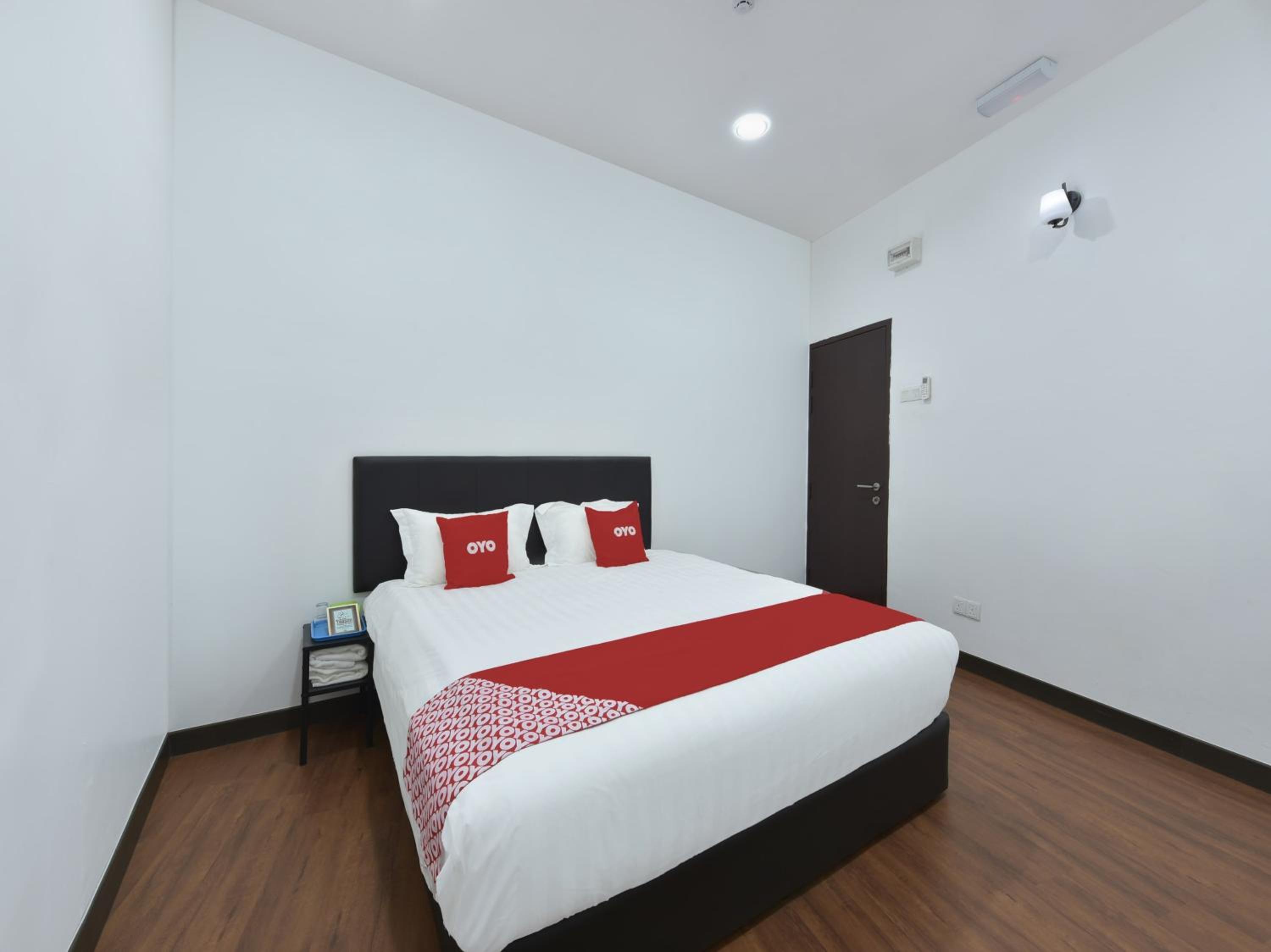 Standard King Room - Photo 2