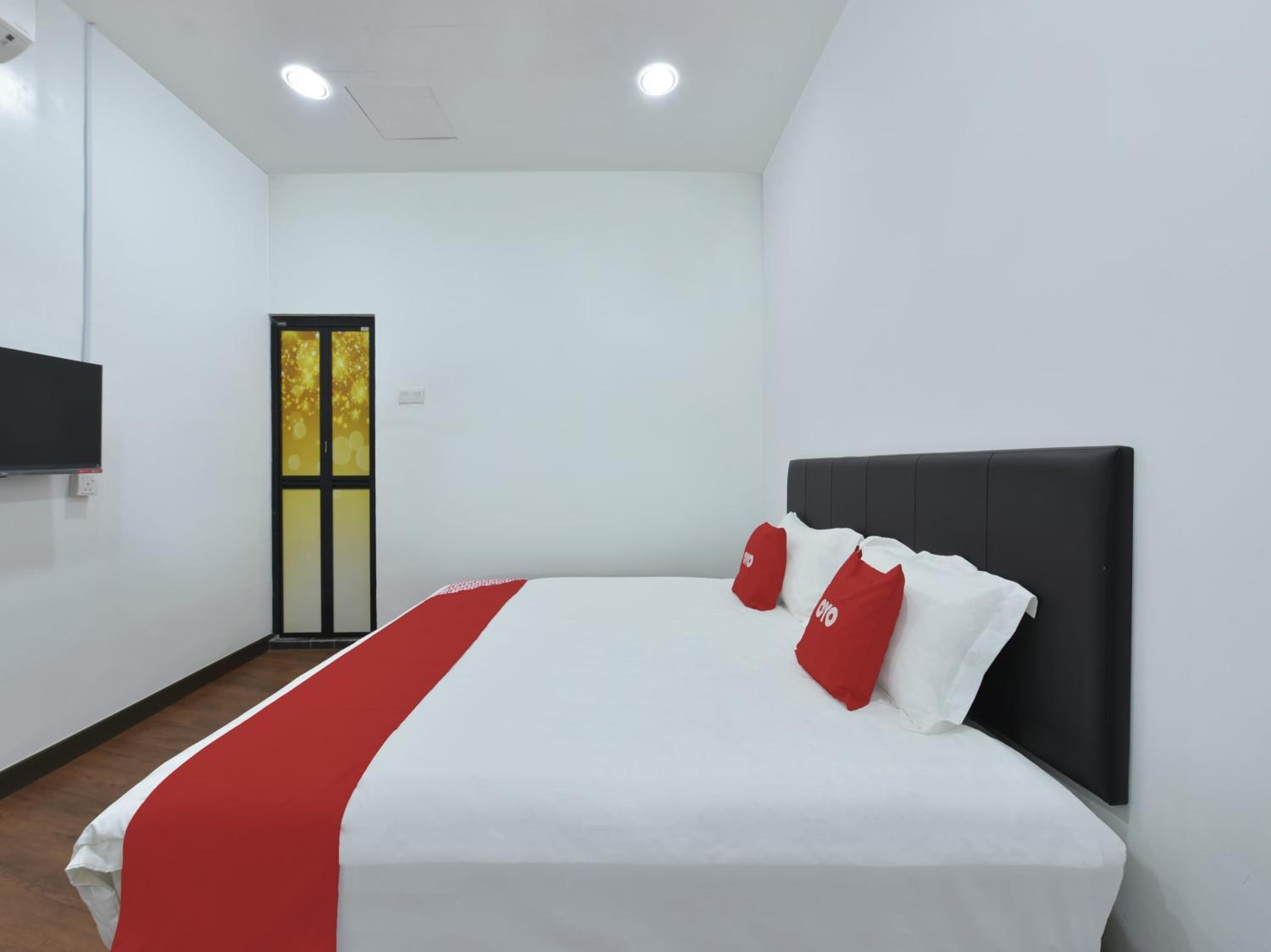 Standard King Room - Photo 3
