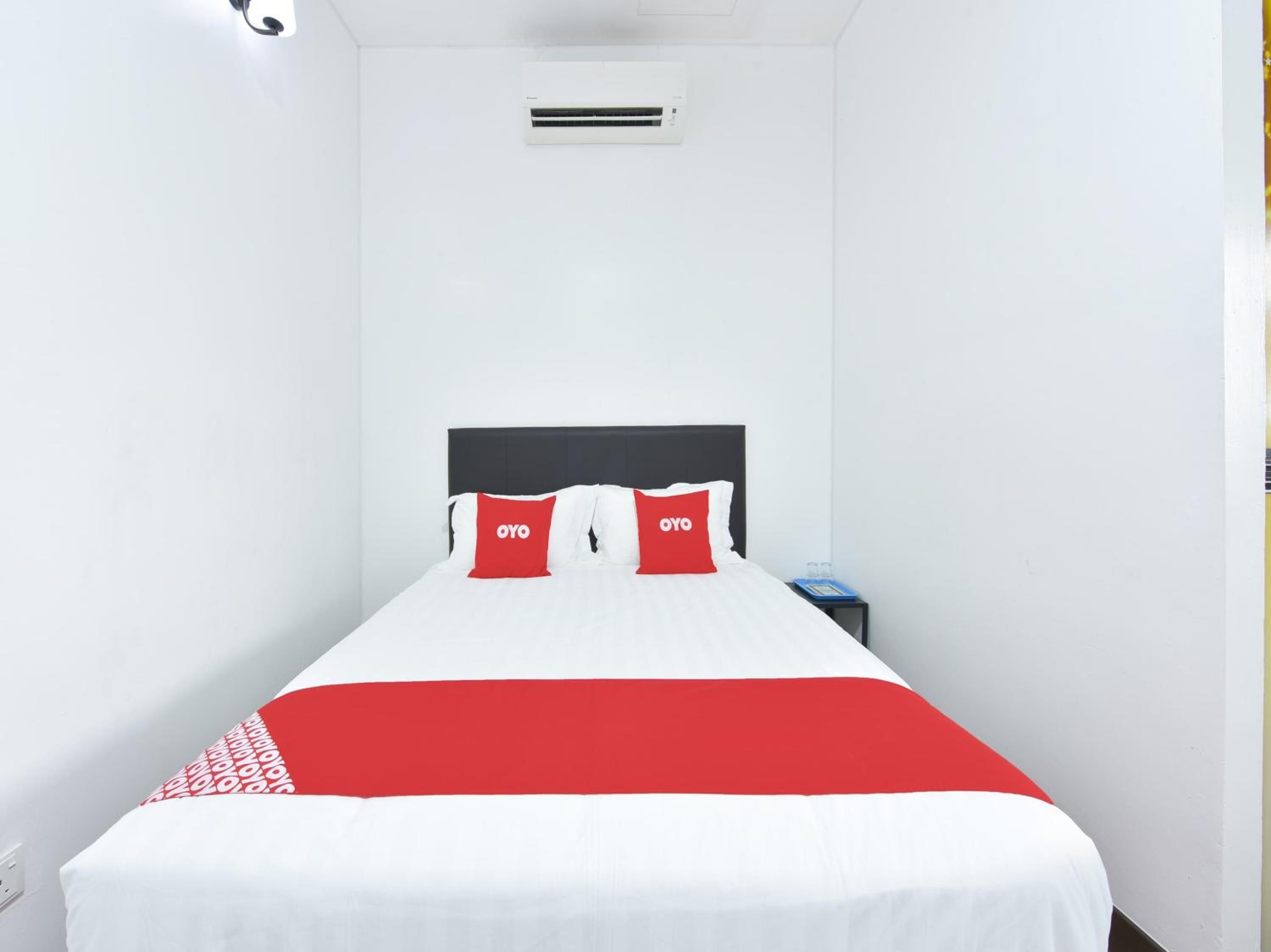 Deluxe Queen Room - Photo 4