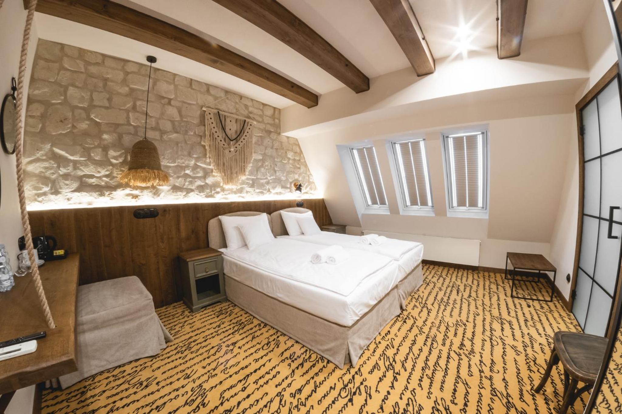 Deluxe Double or Twin Room photo 1