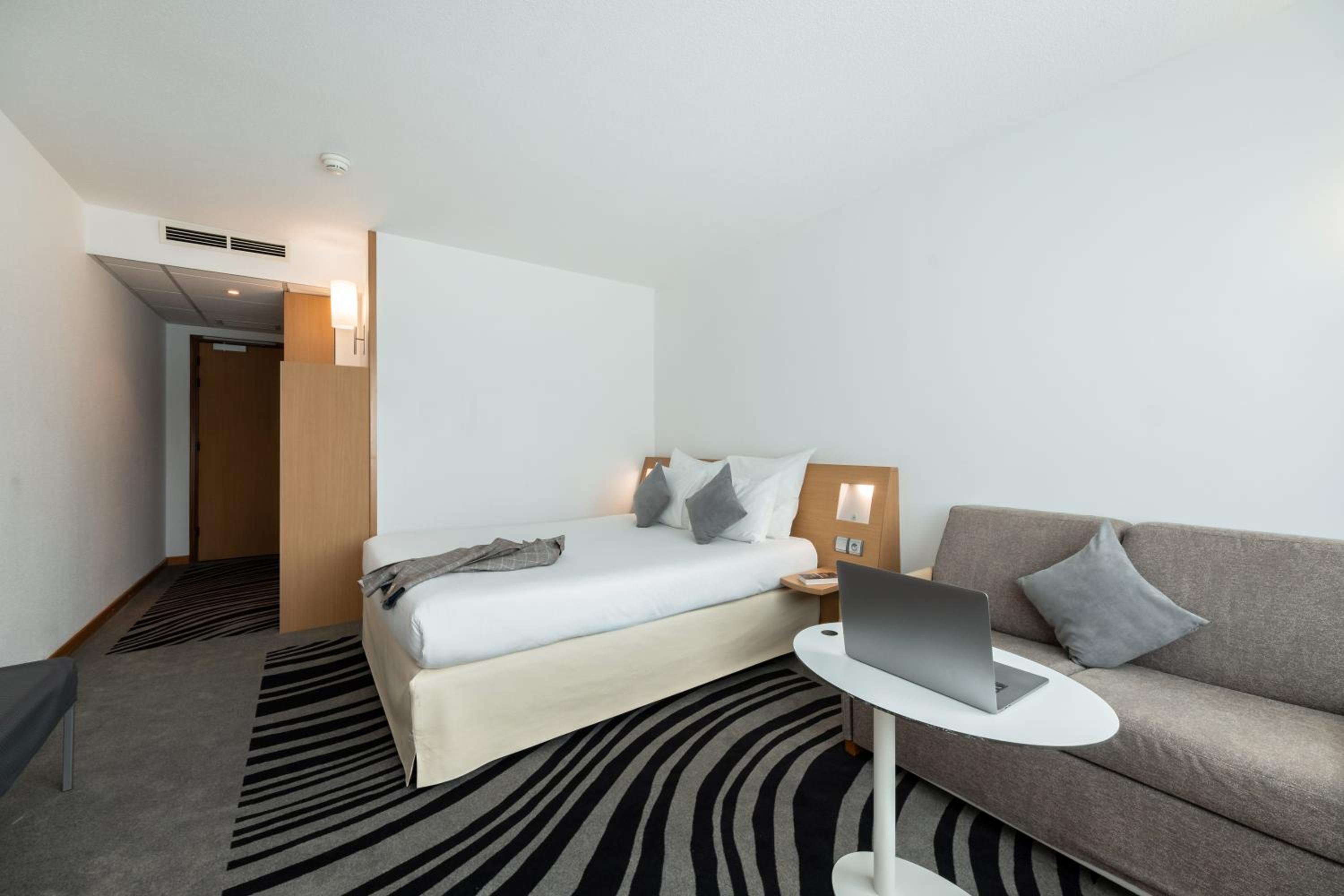 Comfort Double Family Room with Double Sofa Bed - Photo 6